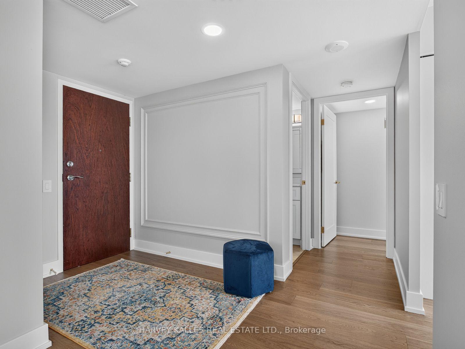 Photo 3 of Unit 1004, 8 Covington Road, Toronto, Englemount-Lawrence — HOMEH
