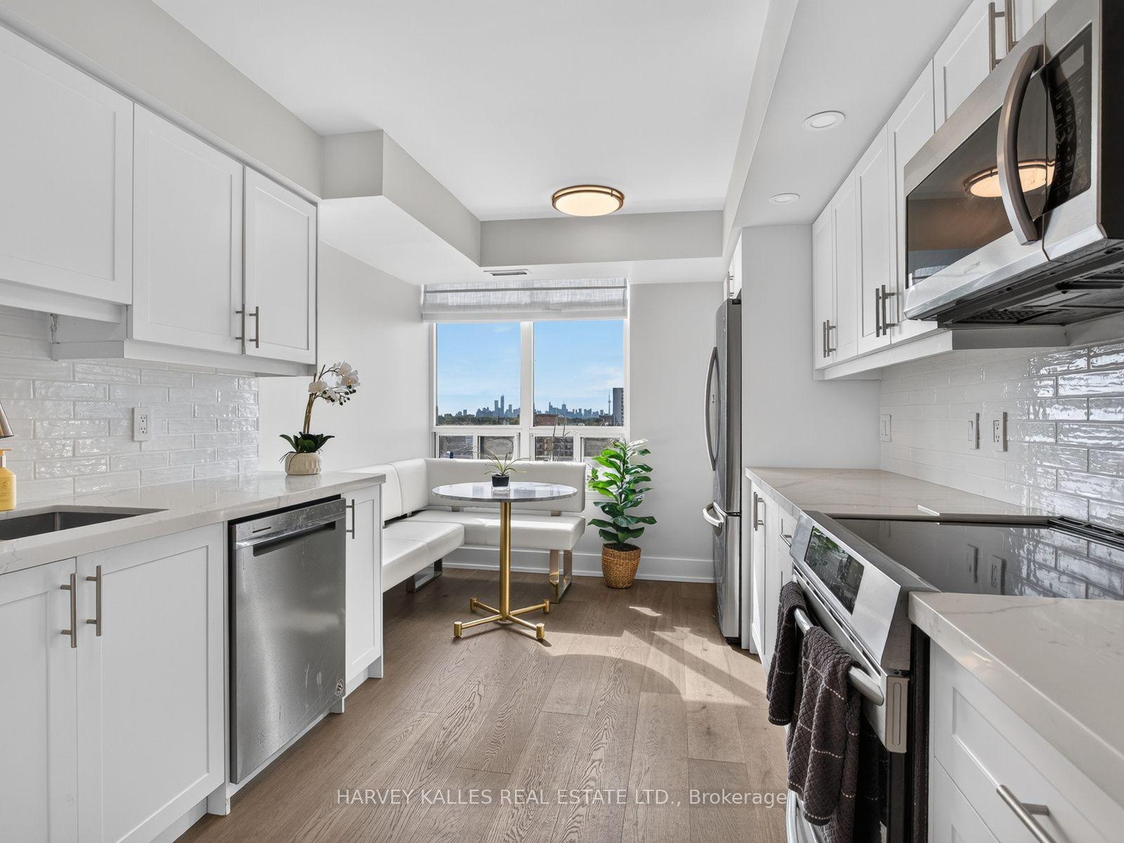 Photo 5 of Unit 1004, 8 Covington Road, Toronto, Englemount-Lawrence — HOMEH