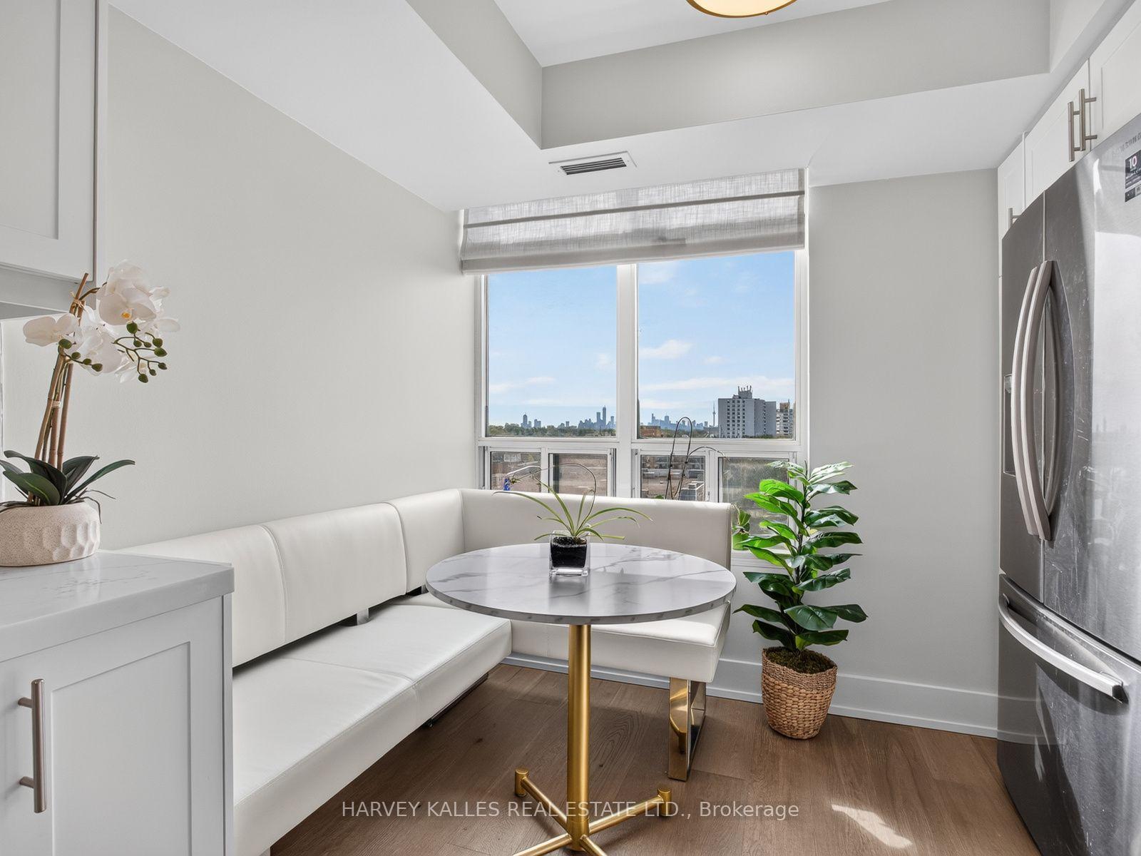 Photo 6 of Unit 1004, 8 Covington Road, Toronto, Englemount-Lawrence — HOMEH