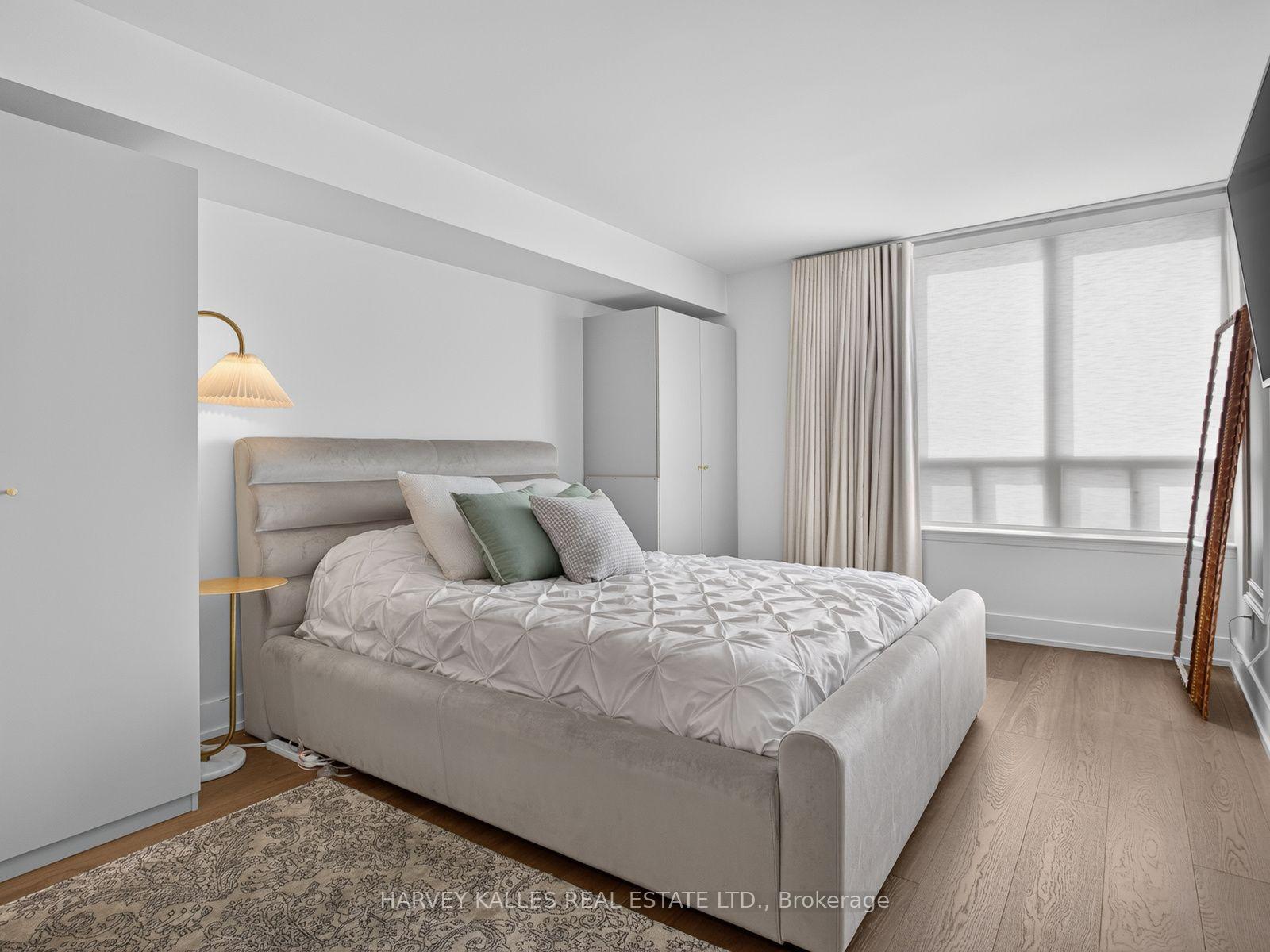 Photo 14 of Unit 1004, 8 Covington Road, Toronto, Englemount-Lawrence — HOMEH