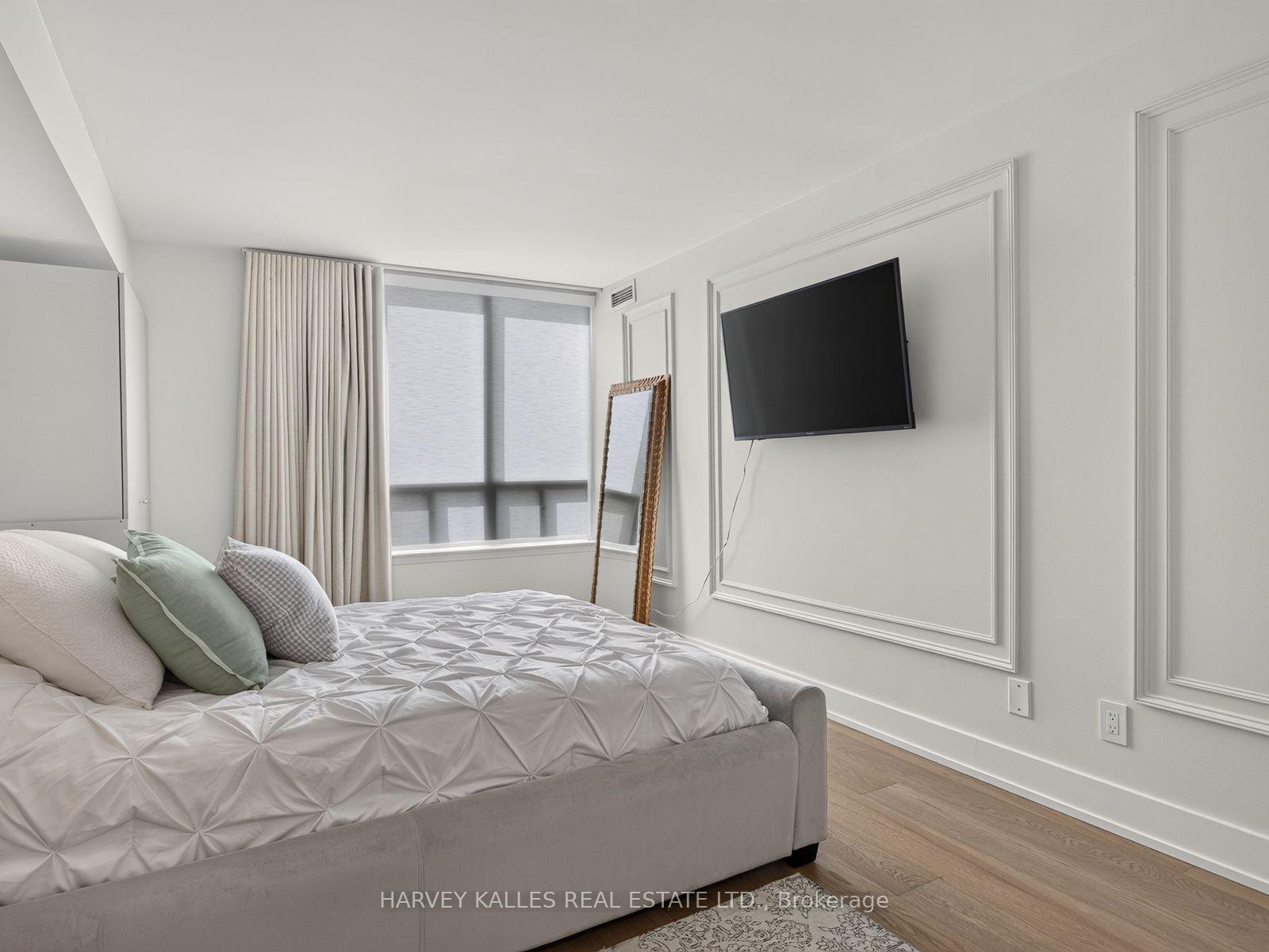 Photo 15 of Unit 1004, 8 Covington Road, Toronto, Englemount-Lawrence — HOMEH