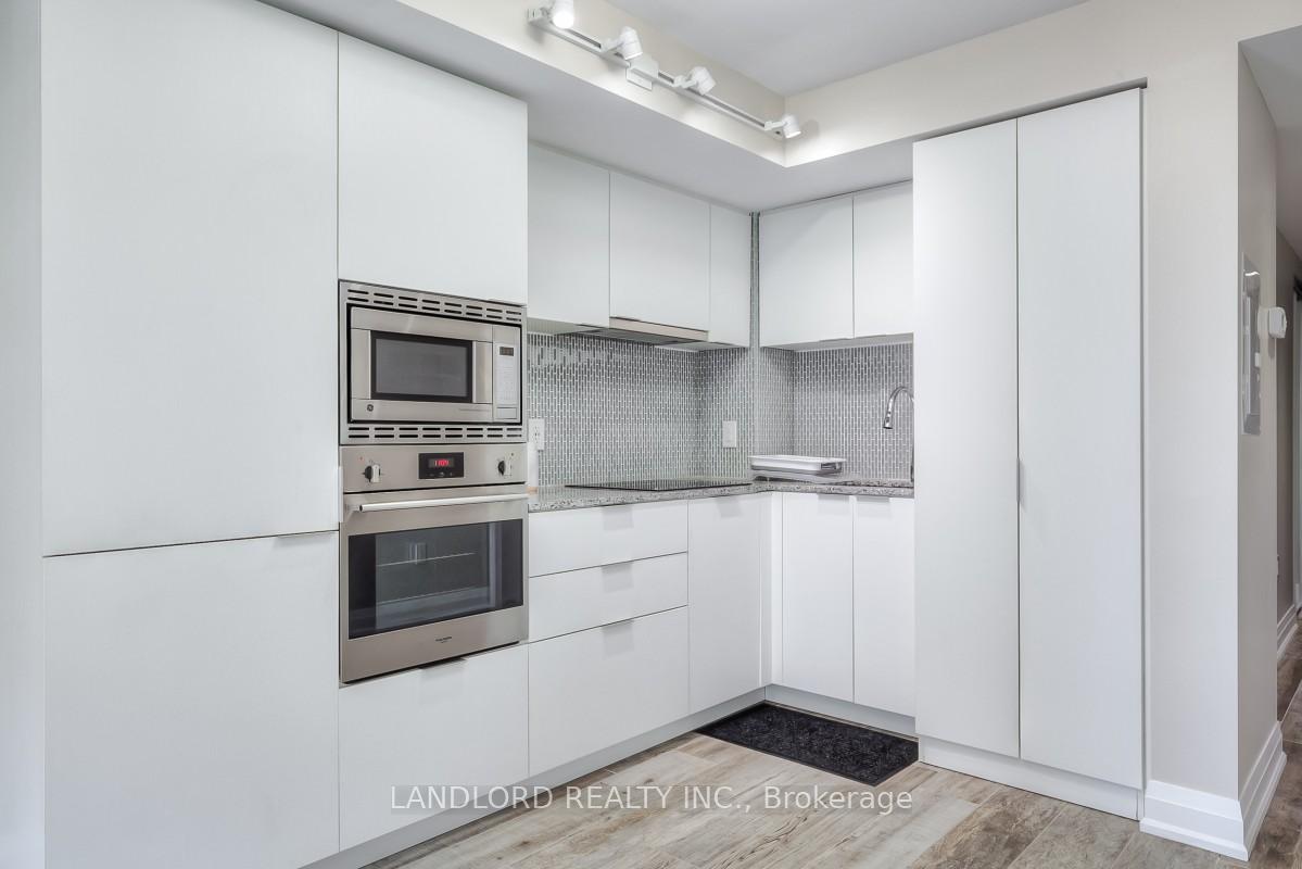 Photo 7 of Unit 1714, 955 Bay Street, Toronto, Bay Street Corridor — HOMEH
