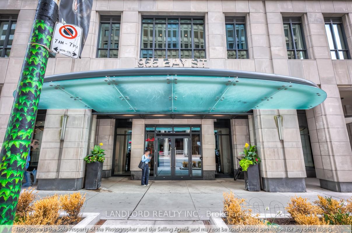 Photo 21 of Unit 1714, 955 Bay Street, Toronto, Bay Street Corridor — HOMEH