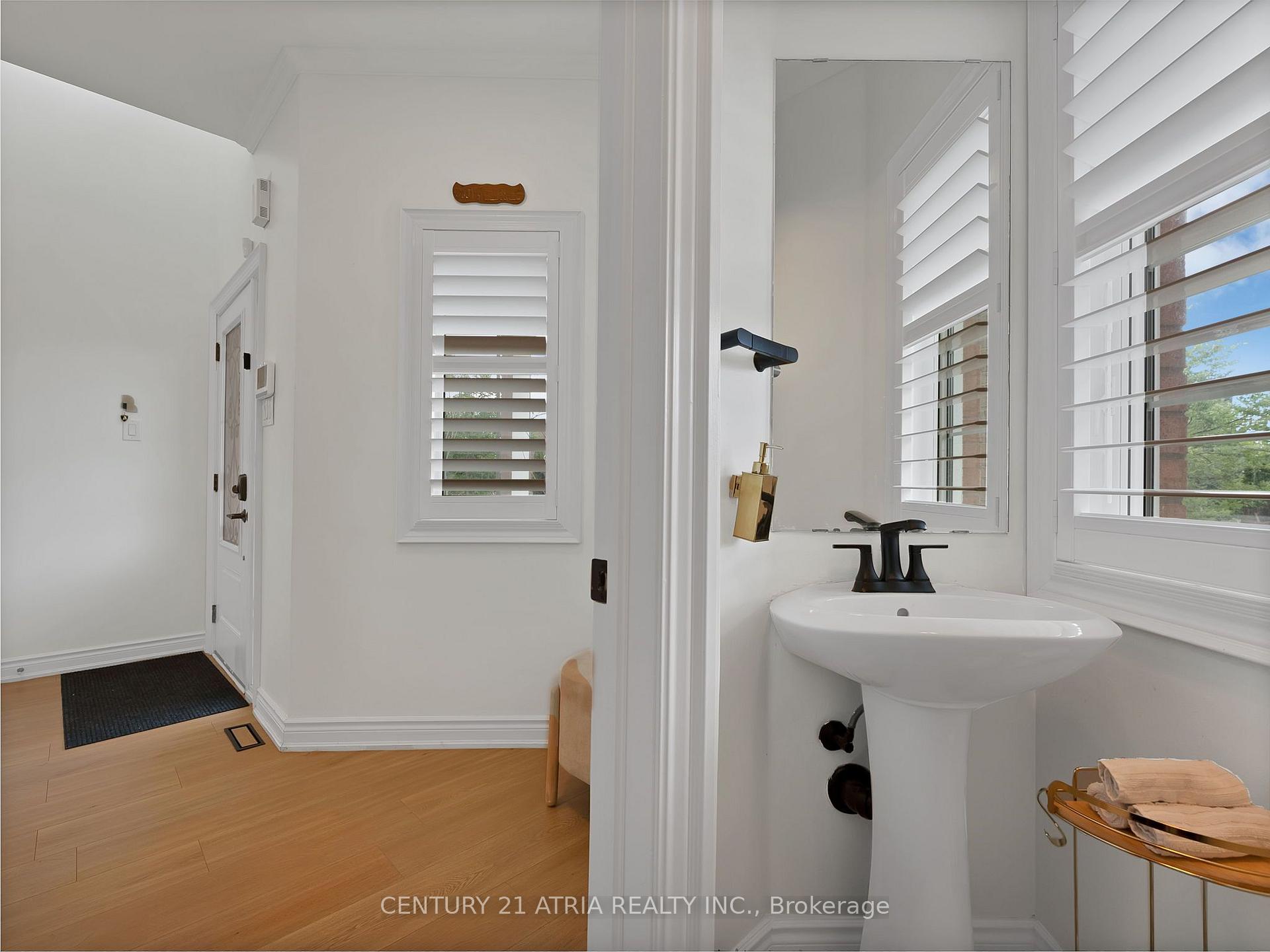 Photo 3 of 214 Ellis Crescent, Milton, Dempsey — HOMEH