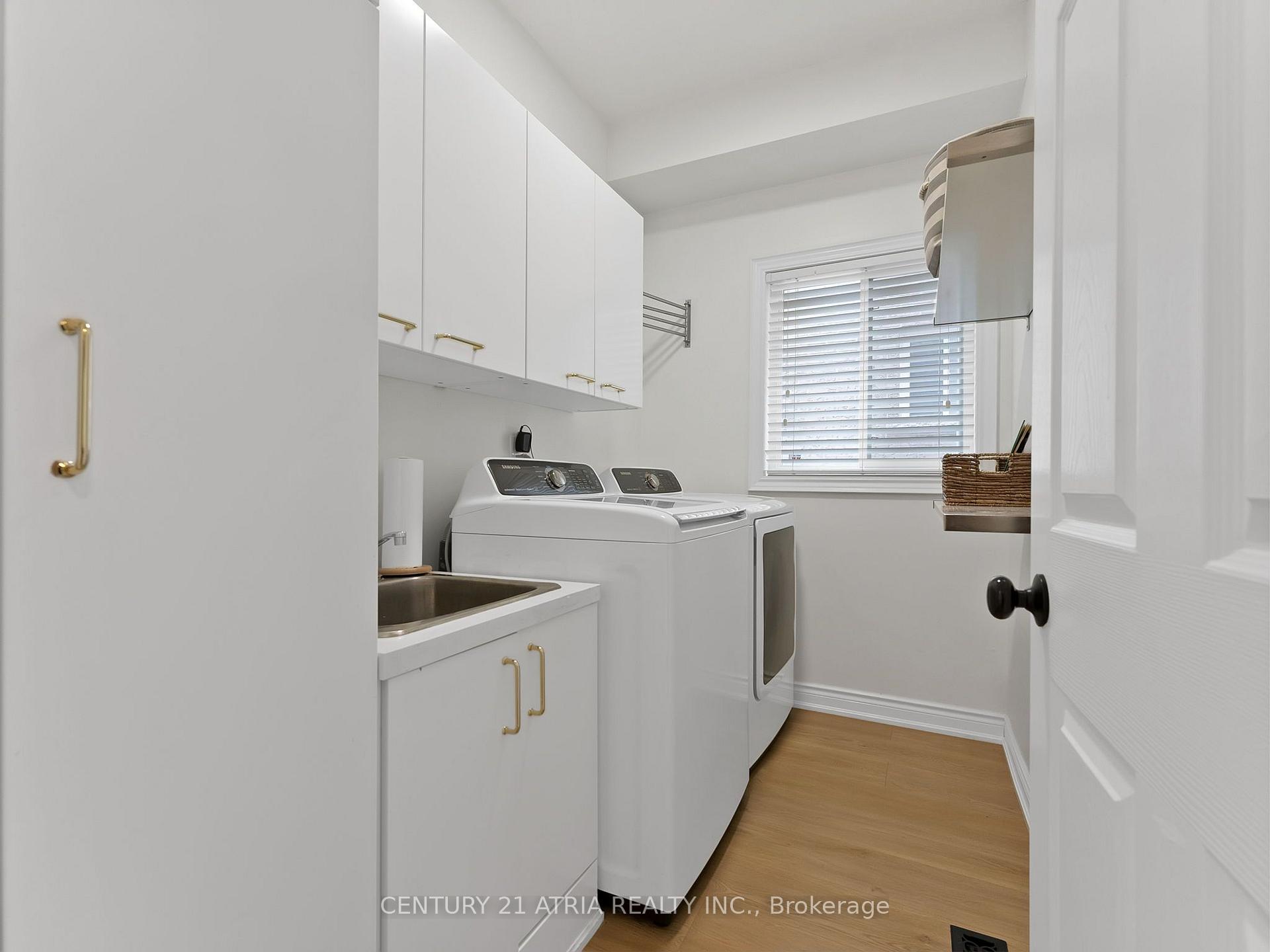 Photo 4 of 214 Ellis Crescent, Milton, Dempsey — HOMEH