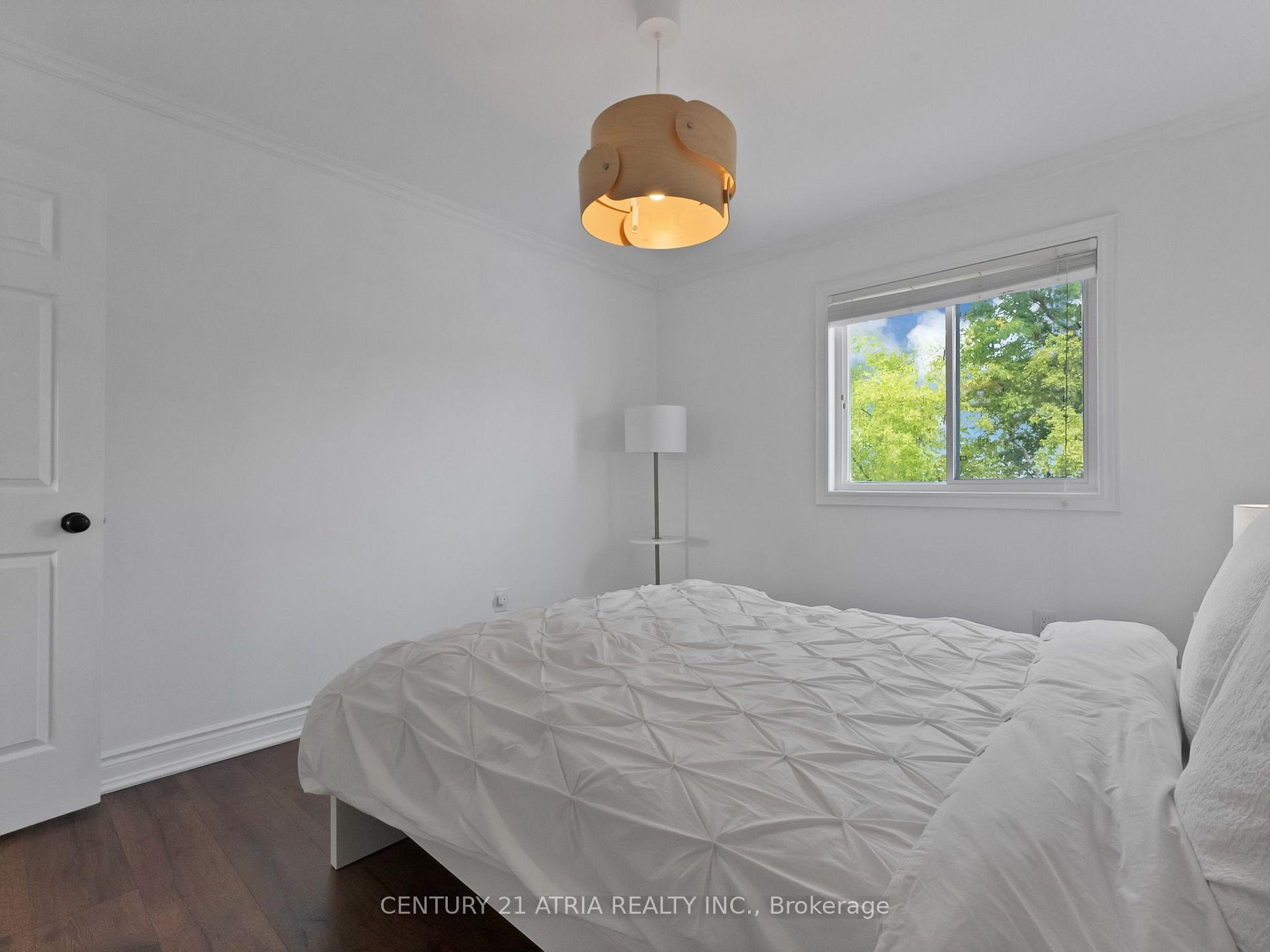 Photo 21 of 214 Ellis Crescent, Milton, Dempsey — HOMEH