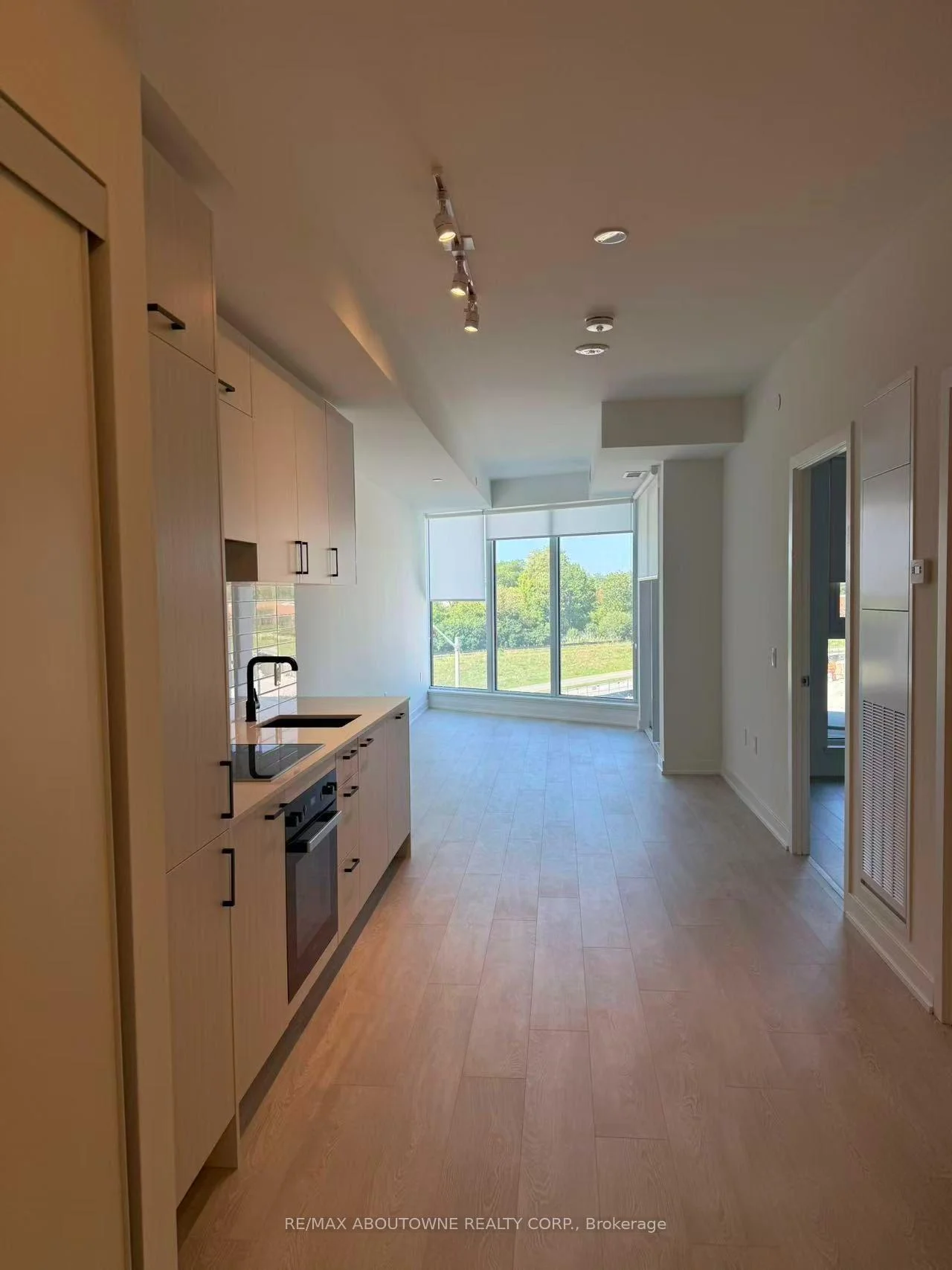Photo 16 of Unit 417, 1 Kyle Lowry Rd, North York, Banbury-Don Mills — HOMEH
