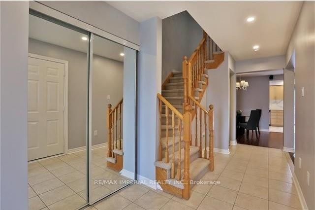 Photo 4 of 344 Riverstone Drive, Oakville, Wedgewood Creek — HOMEH