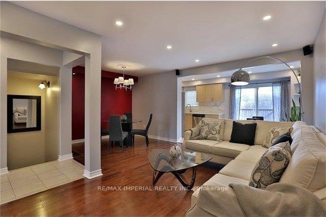 Photo 6 of 344 Riverstone Drive, Oakville, Wedgewood Creek — HOMEH