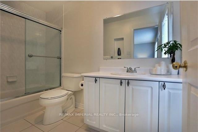 Photo 10 of 344 Riverstone Drive, Oakville, Wedgewood Creek — HOMEH