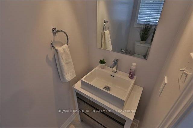 Photo 12 of 344 Riverstone Drive, Oakville, Wedgewood Creek — HOMEH