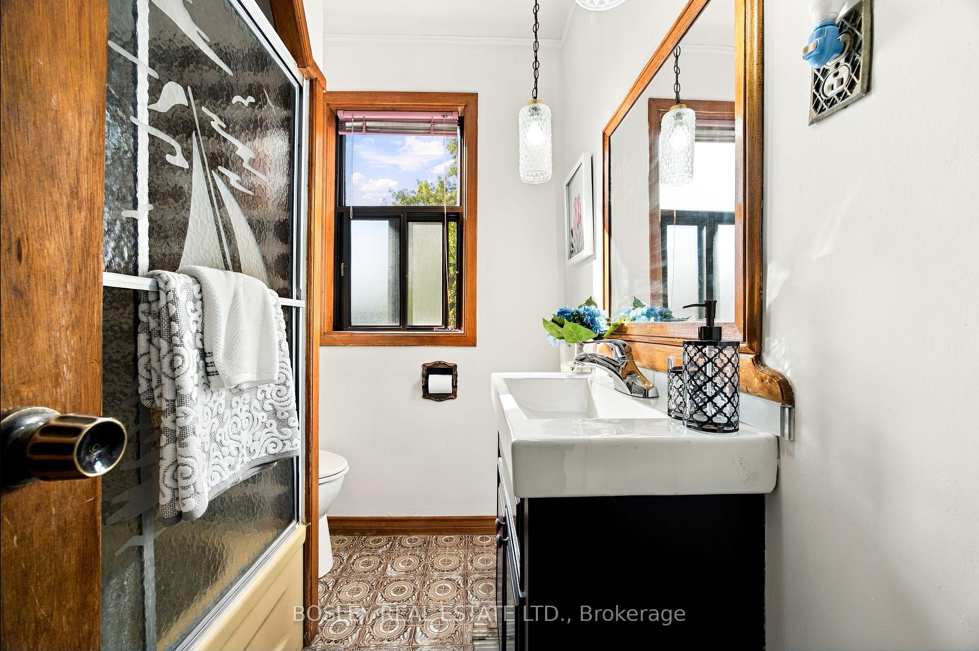 Photo 29 of 59 Kings Park Boulevard, Toronto, Danforth Village-East York — HOMEH