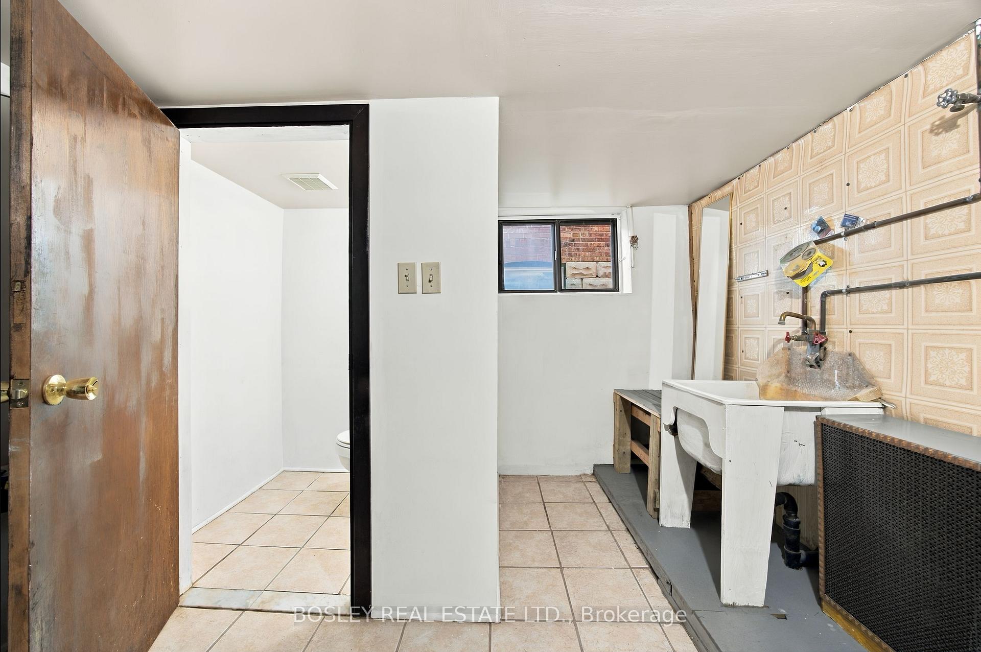 Photo 45 of 59 Kings Park Boulevard, Toronto, Danforth Village-East York — HOMEH