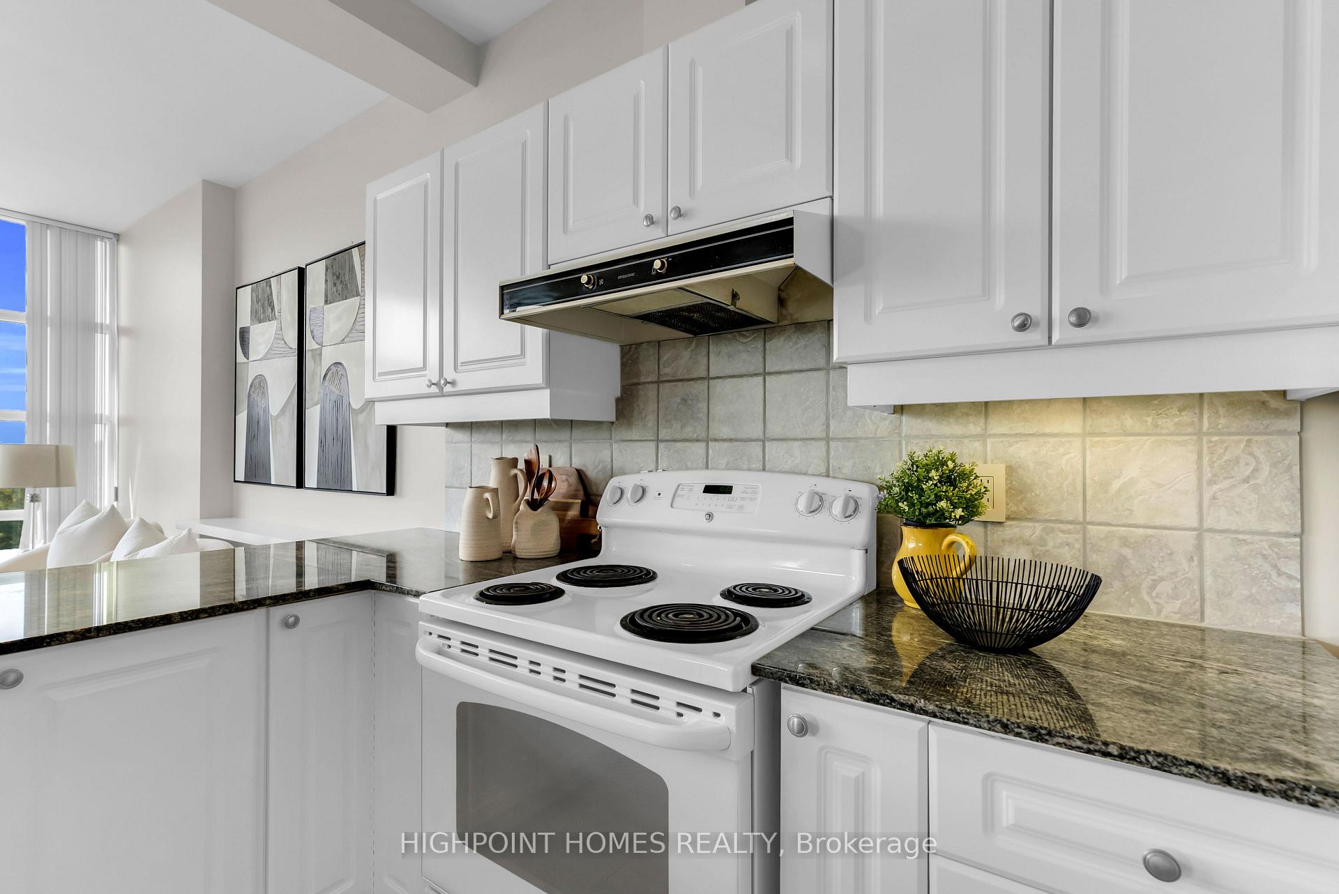 Photo 32 of Unit 421, 1 Leaside Park Drive, Toronto, Thorncliffe Park — HOMEH