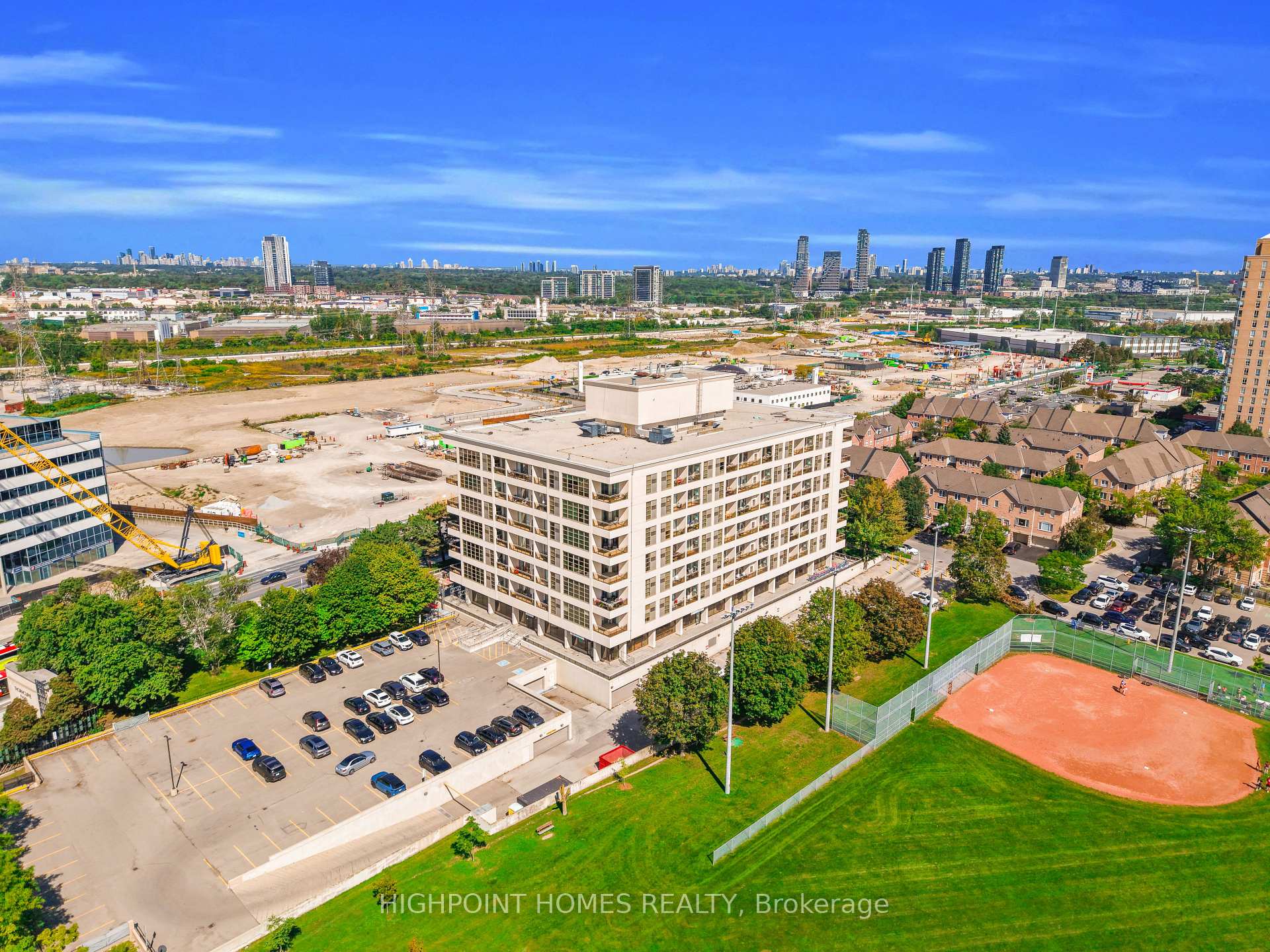 Photo 52 of Unit 421, 1 Leaside Park Drive, Toronto, Thorncliffe Park — HOMEH