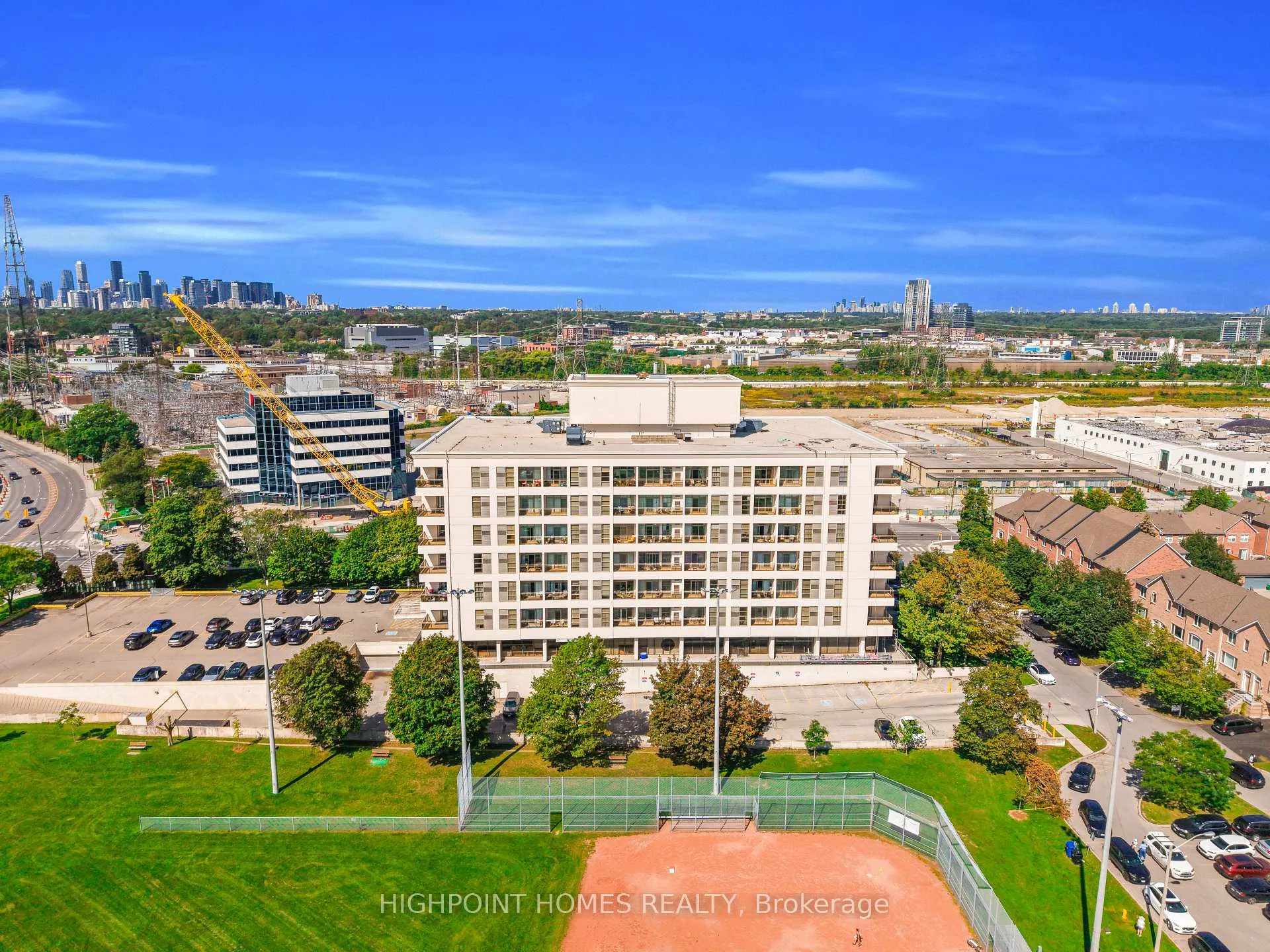 Photo 6 of Unit 421, 1 Leaside Park Drive, Toronto, Thorncliffe Park — HOMEH