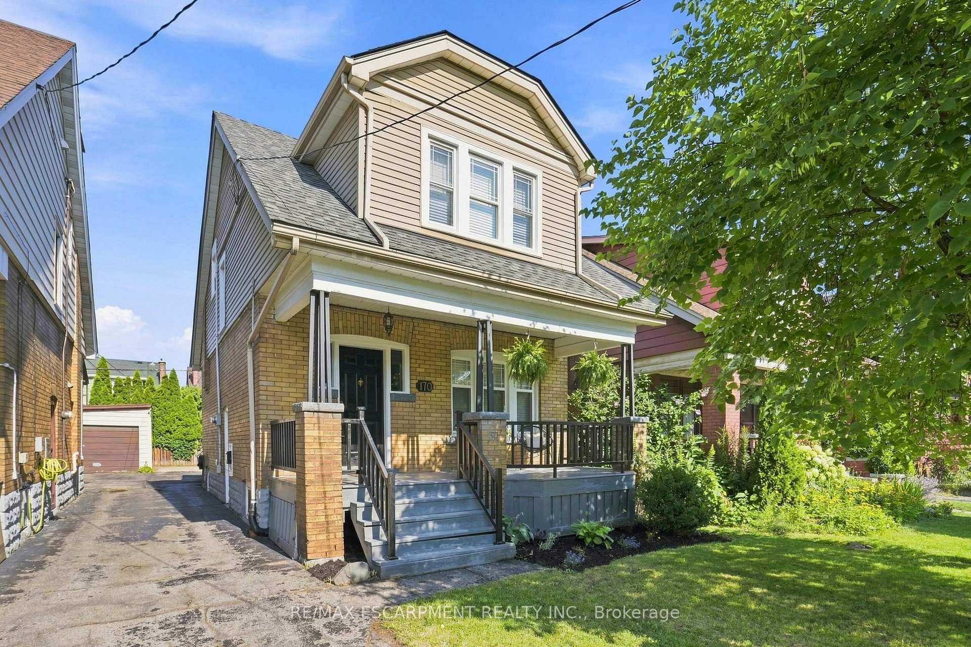 Front of 170 Kensington Avenue S