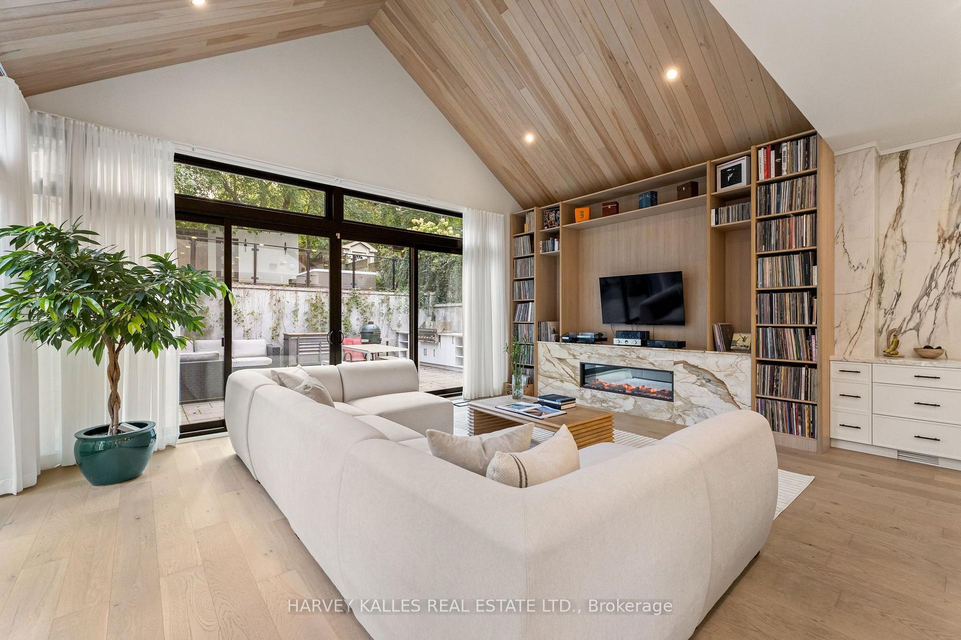Photo 20 of 75 Lawrence Crescent, Toronto, Lawrence Park South — HOMEH