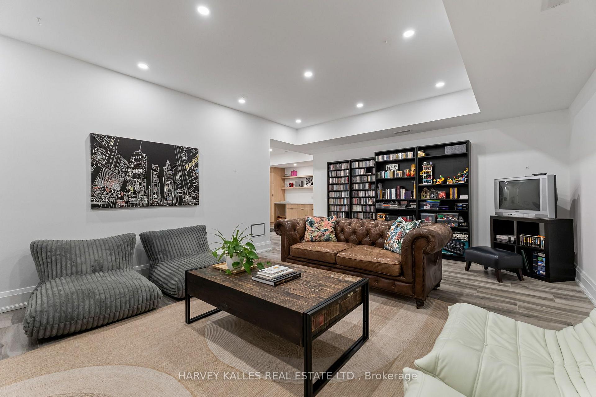 Photo 47 of 75 Lawrence Crescent, Toronto, Lawrence Park South — HOMEH