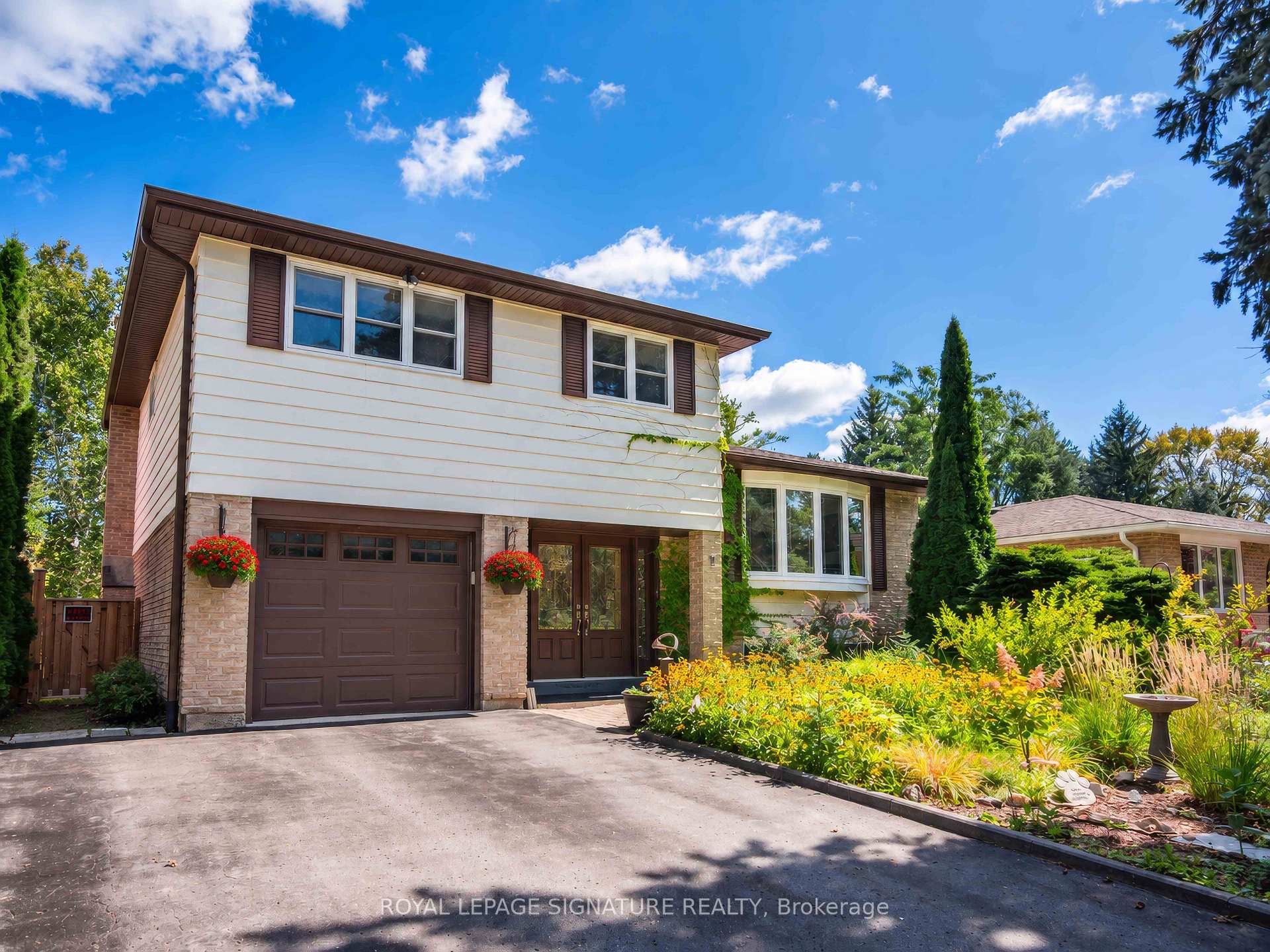 Photo 3 of 9 Birch Court, Aurora, Aurora Village — HOMEH