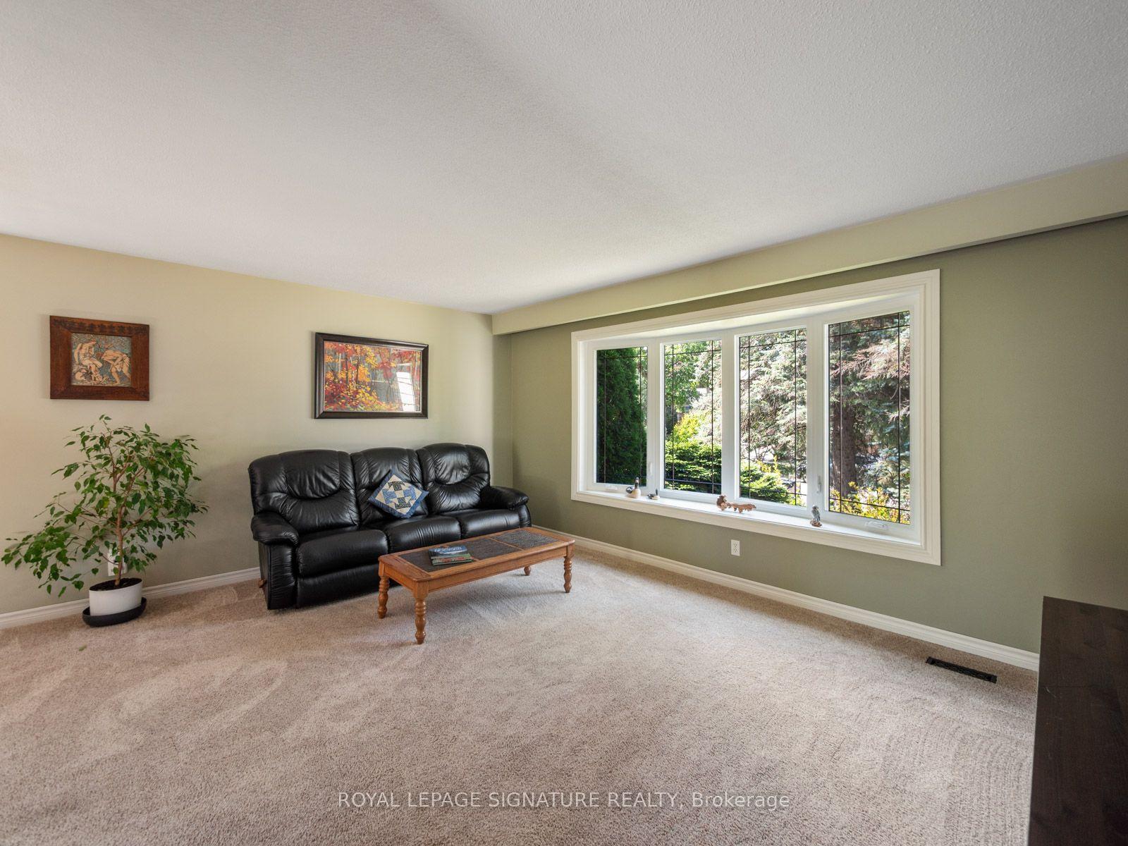 Photo 5 of 9 Birch Court, Aurora, Aurora Village — HOMEH