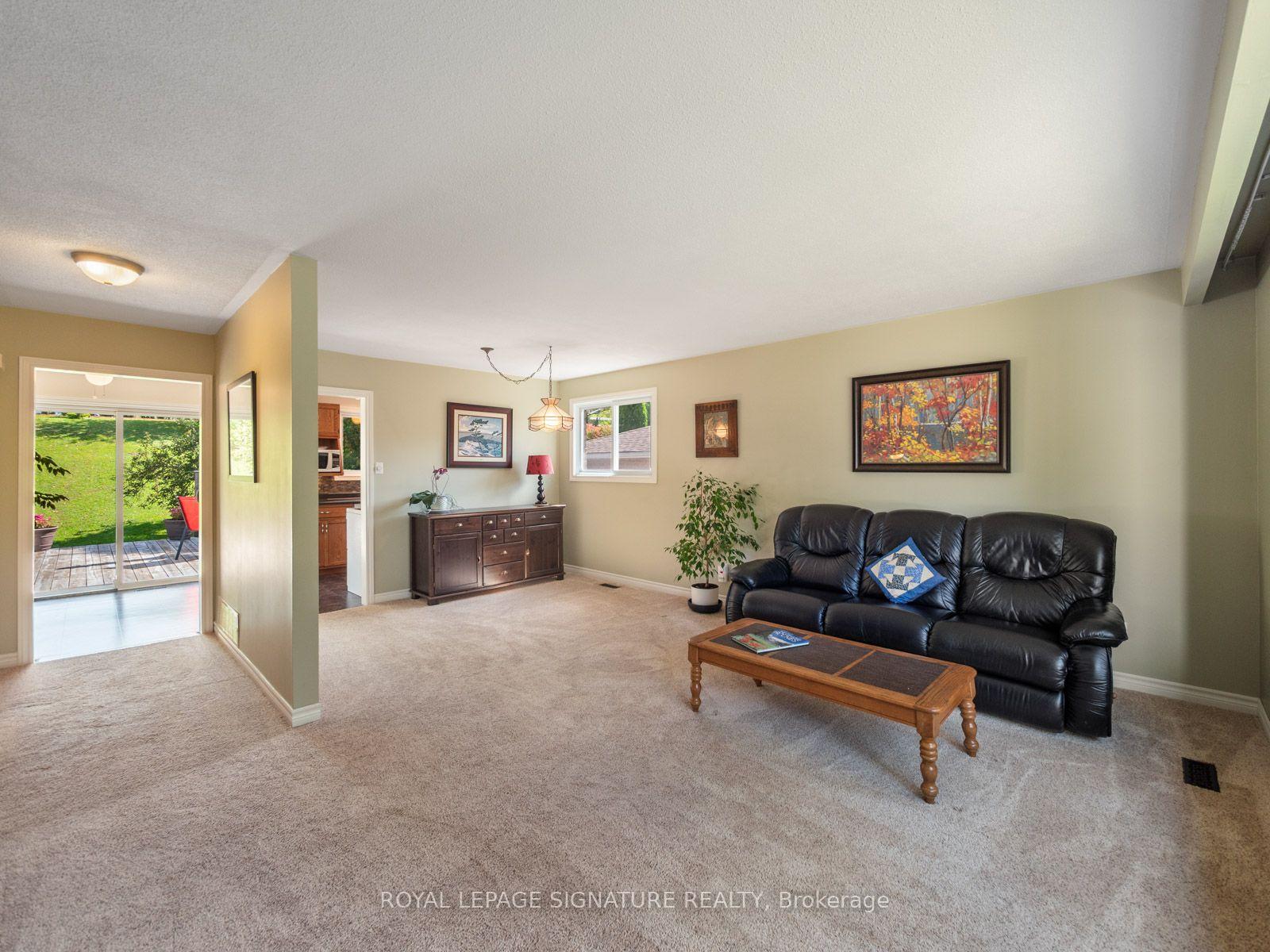 Photo 7 of 9 Birch Court, Aurora, Aurora Village — HOMEH