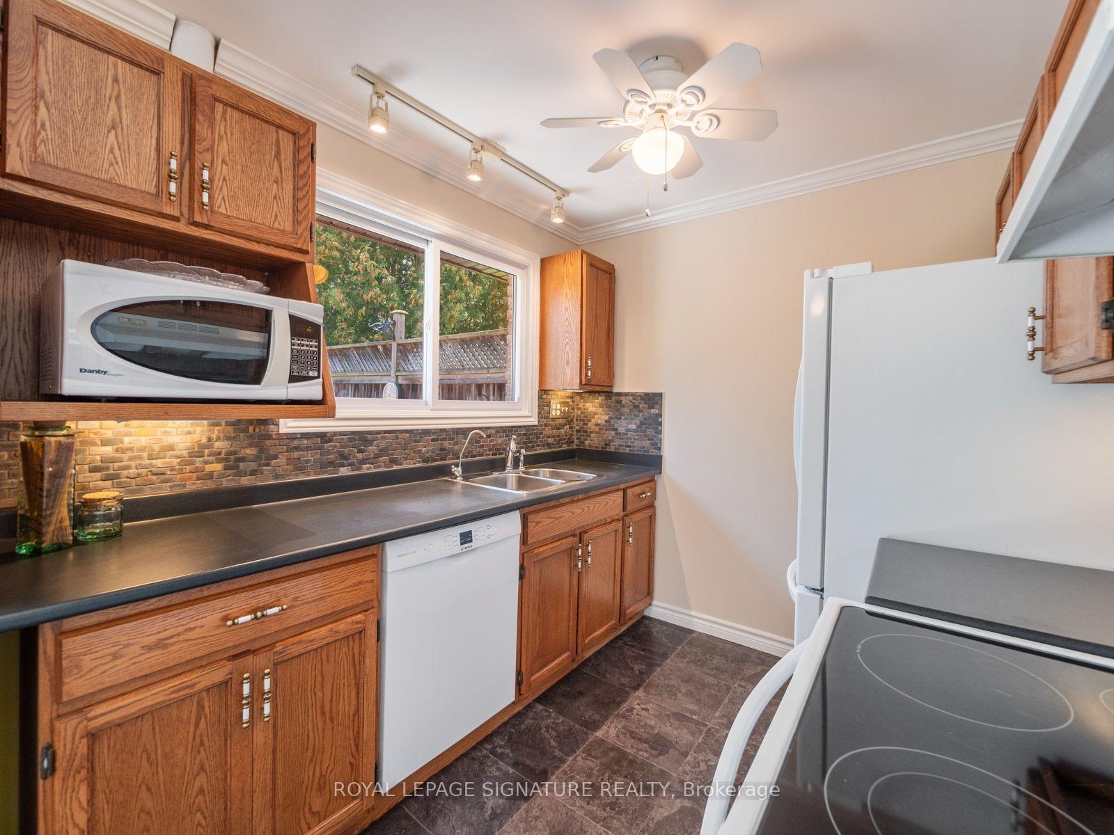 Photo 20 of 9 Birch Court, Aurora, Aurora Village — HOMEH
