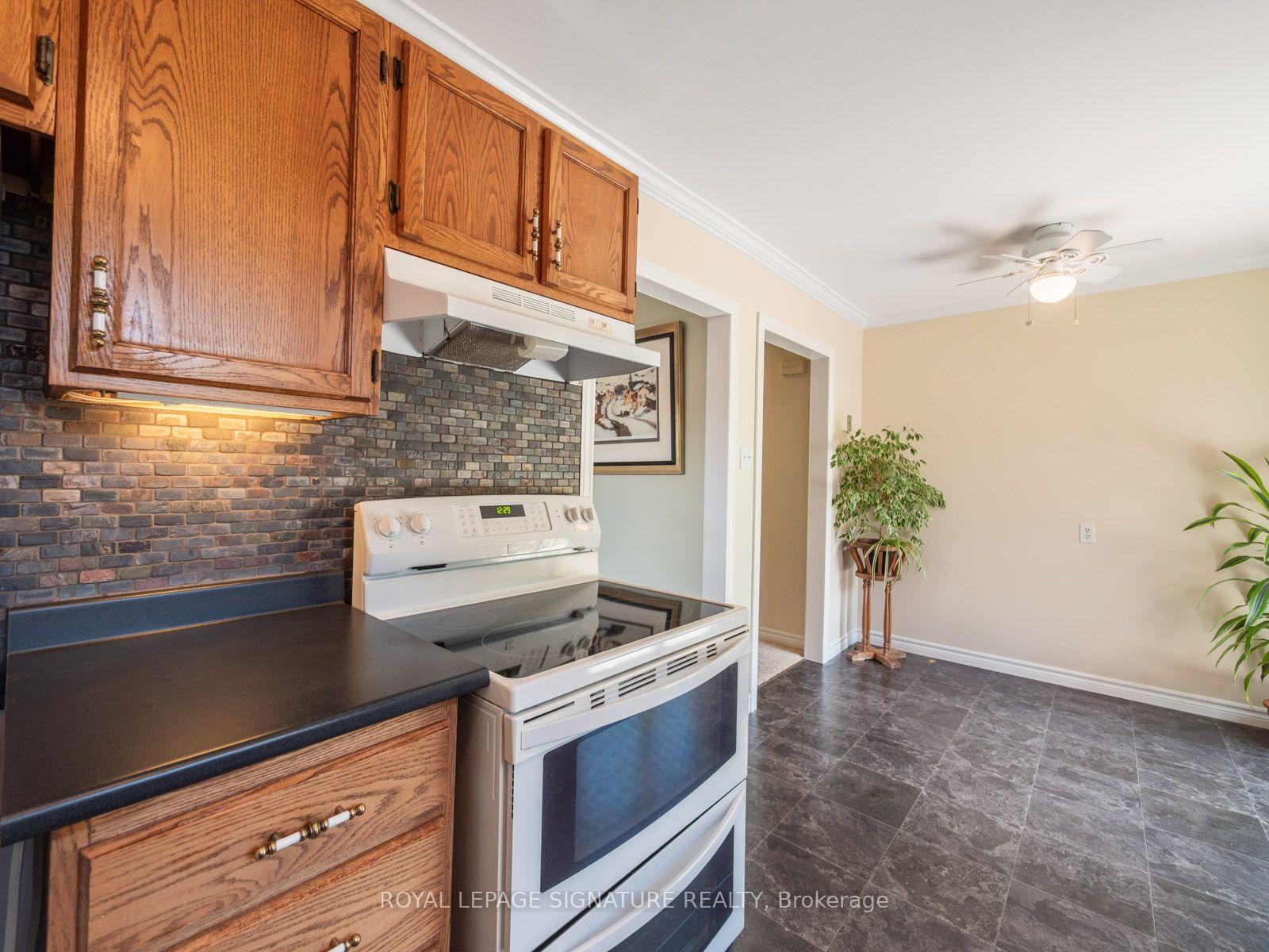 Photo 23 of 9 Birch Court, Aurora, Aurora Village — HOMEH