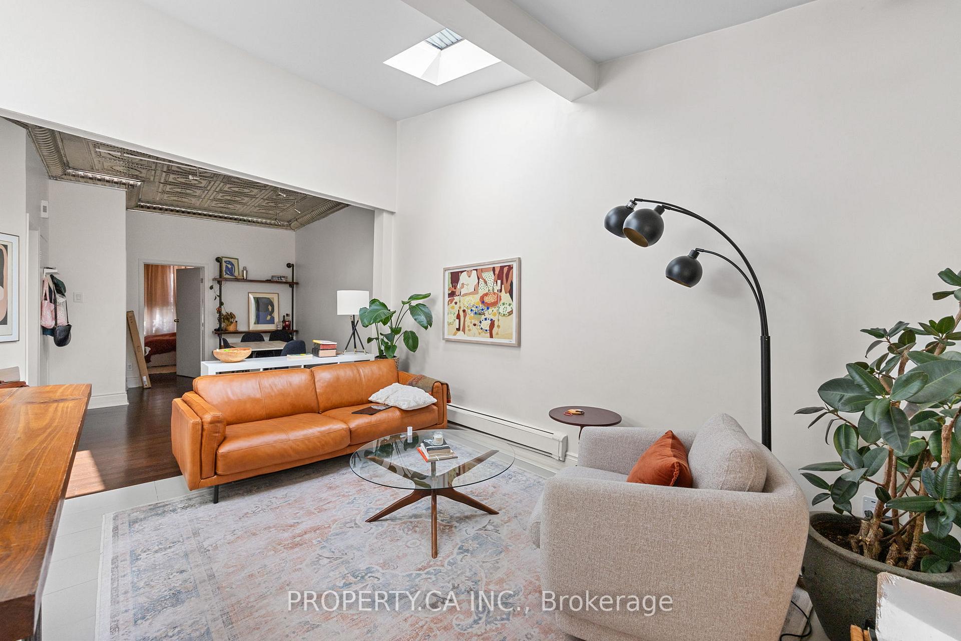Photo 4 of 195 Niagara Street, Toronto, Niagara — HOMEH
