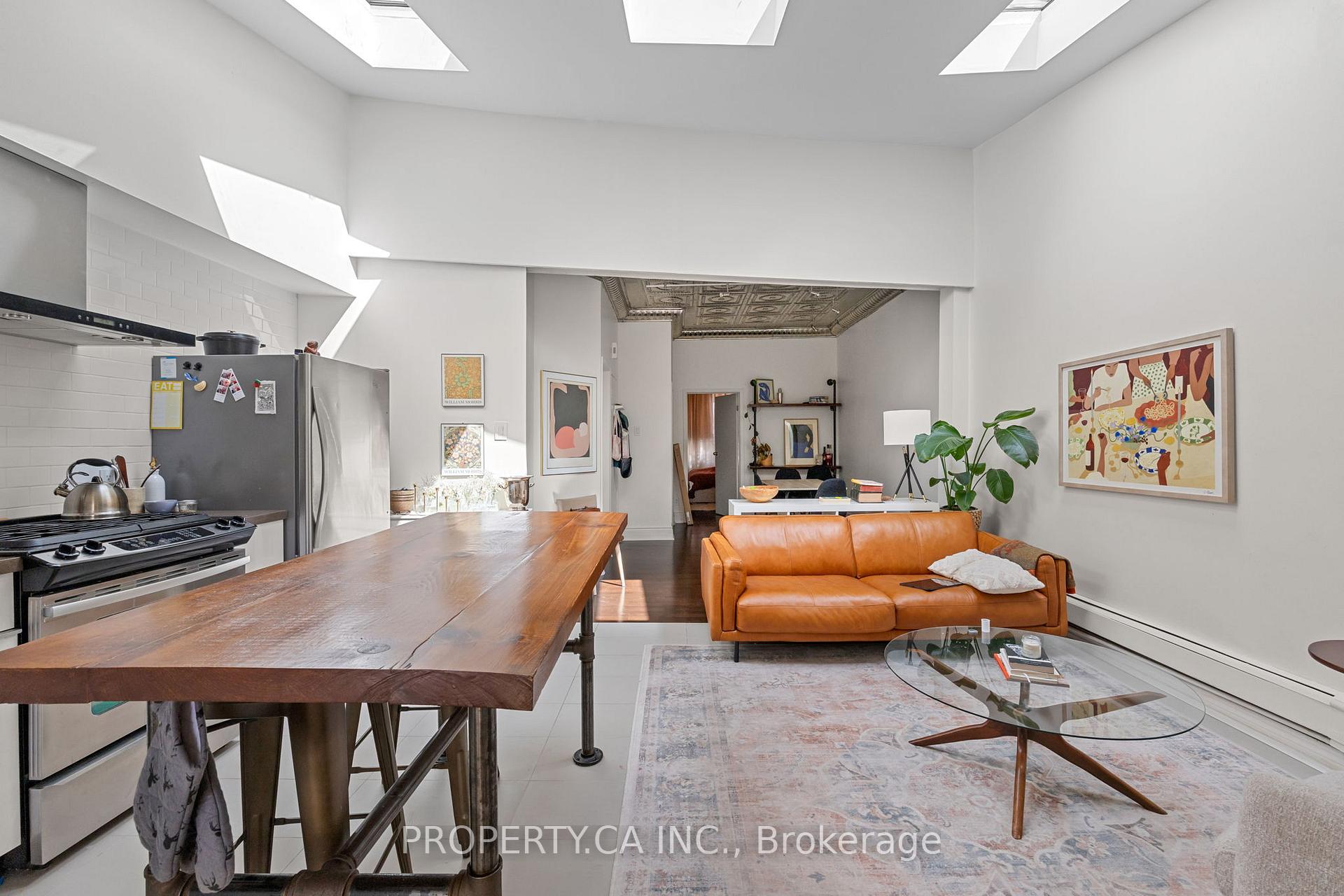 Photo 5 of 195 Niagara Street, Toronto, Niagara — HOMEH