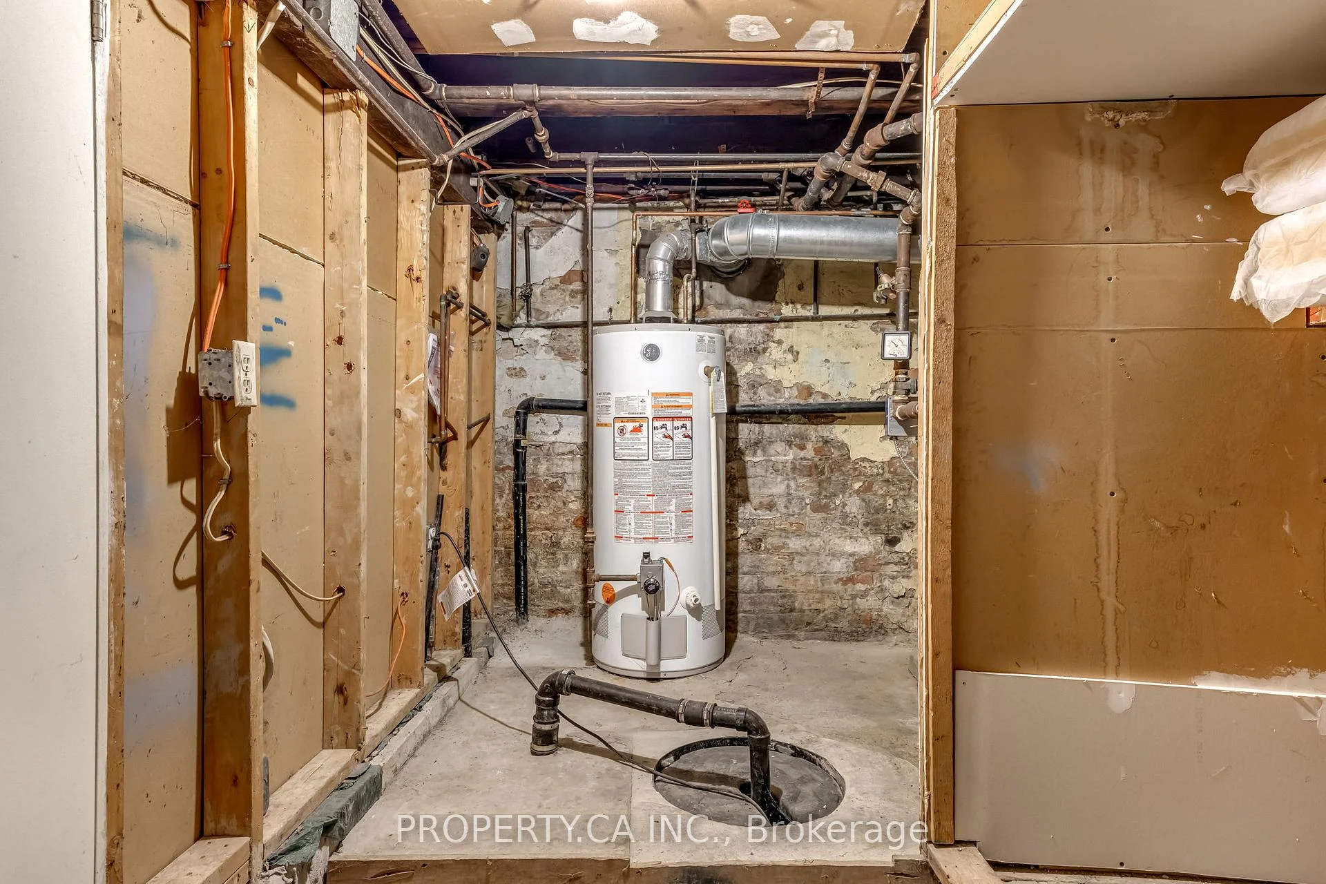 Photo 29 of 195 Niagara Street, Toronto, Niagara — HOMEH
