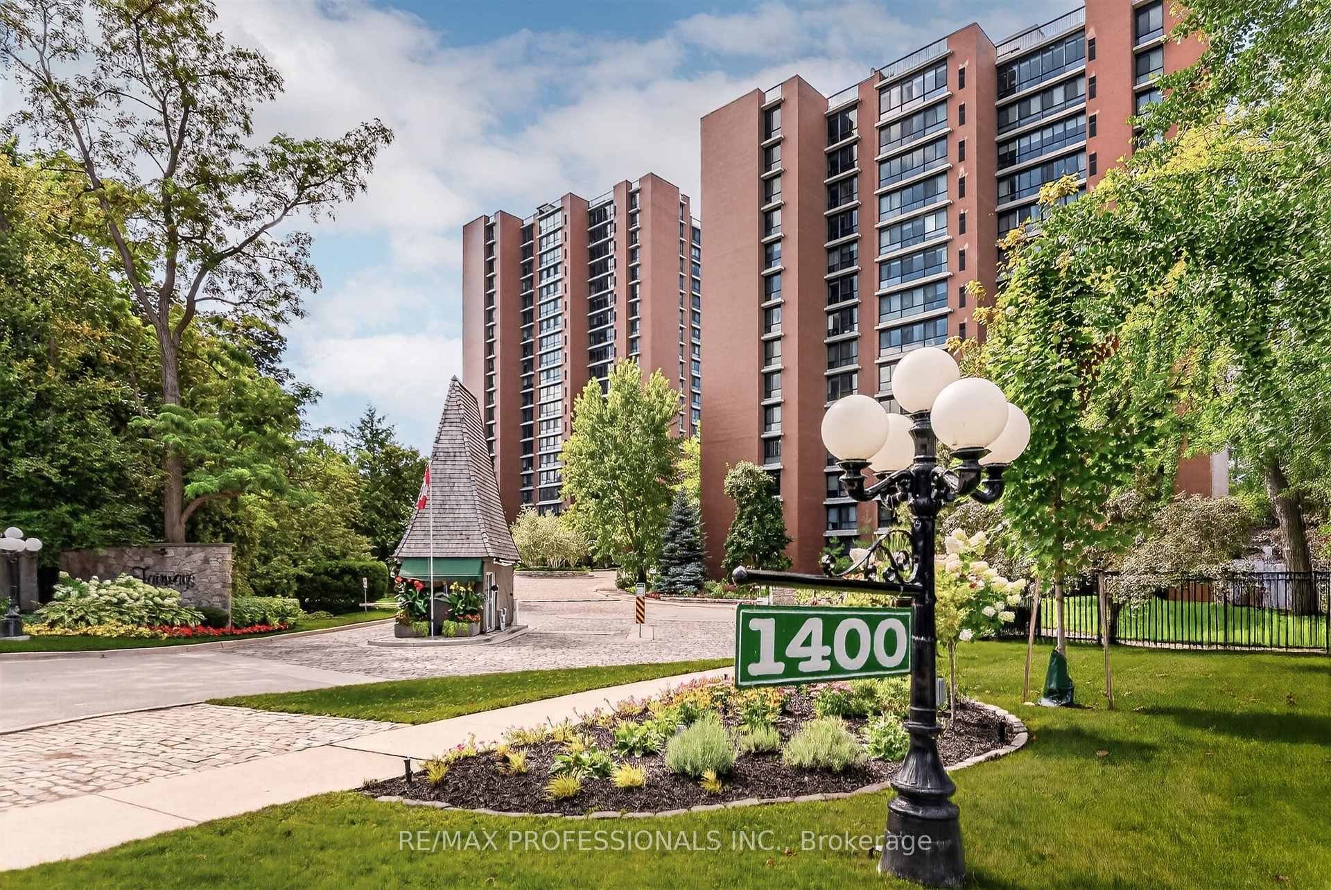 Photo 2 of Unit 2205, 1400 Dixie Road, Mississauga, Lakeview — HOMEH