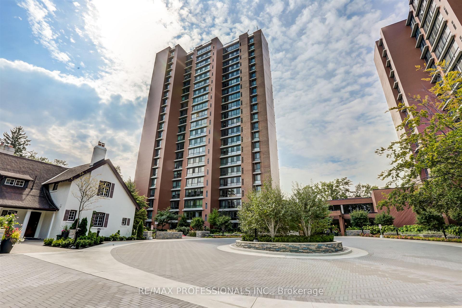 Photo 3 of Unit 2205, 1400 Dixie Road, Mississauga, Lakeview — HOMEH
