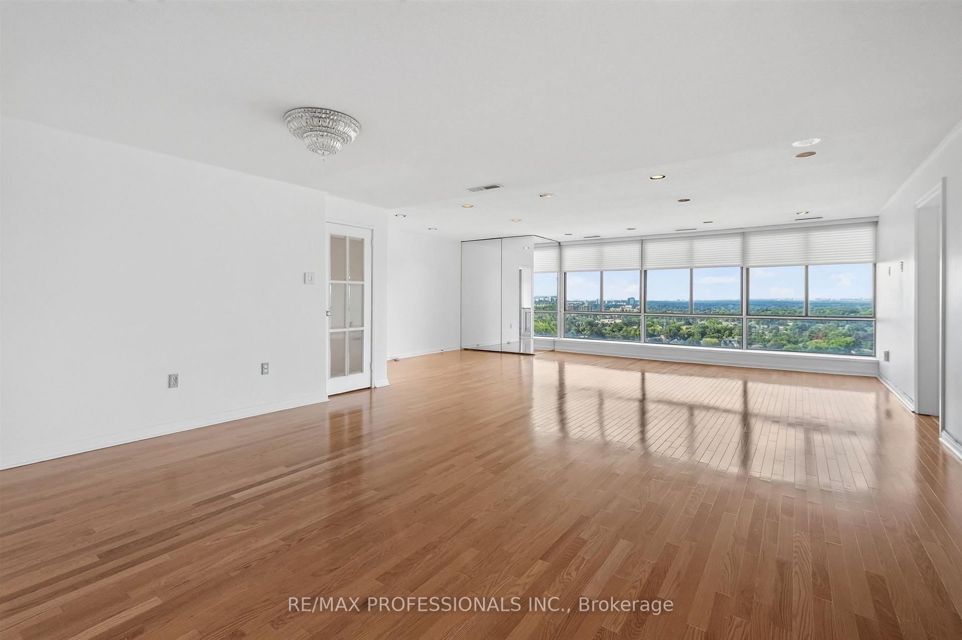 Photo 7 of Unit 2205, 1400 Dixie Road, Mississauga, Lakeview — HOMEH