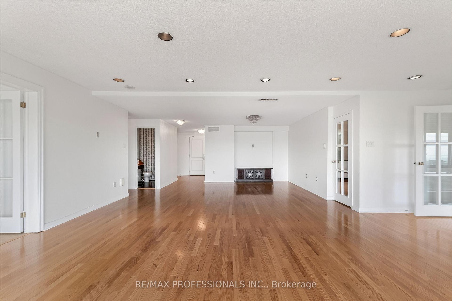 Photo 10 of Unit 2205, 1400 Dixie Road, Mississauga, Lakeview — HOMEH