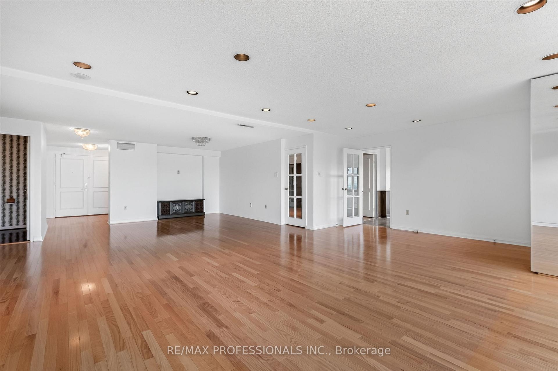 Photo 11 of Unit 2205, 1400 Dixie Road, Mississauga, Lakeview — HOMEH