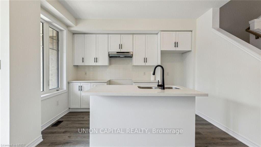 Photo 20 of Unit 118, 10 Birmingham Drive, Cambridge, Hillcrest/Forbes Park — HOMEH