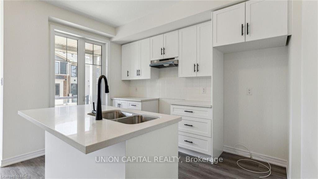 Photo 22 of Unit 118, 10 Birmingham Drive, Cambridge, Hillcrest/Forbes Park — HOMEH