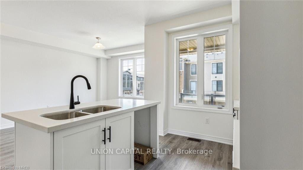 Photo 23 of Unit 118, 10 Birmingham Drive, Cambridge, Hillcrest/Forbes Park — HOMEH
