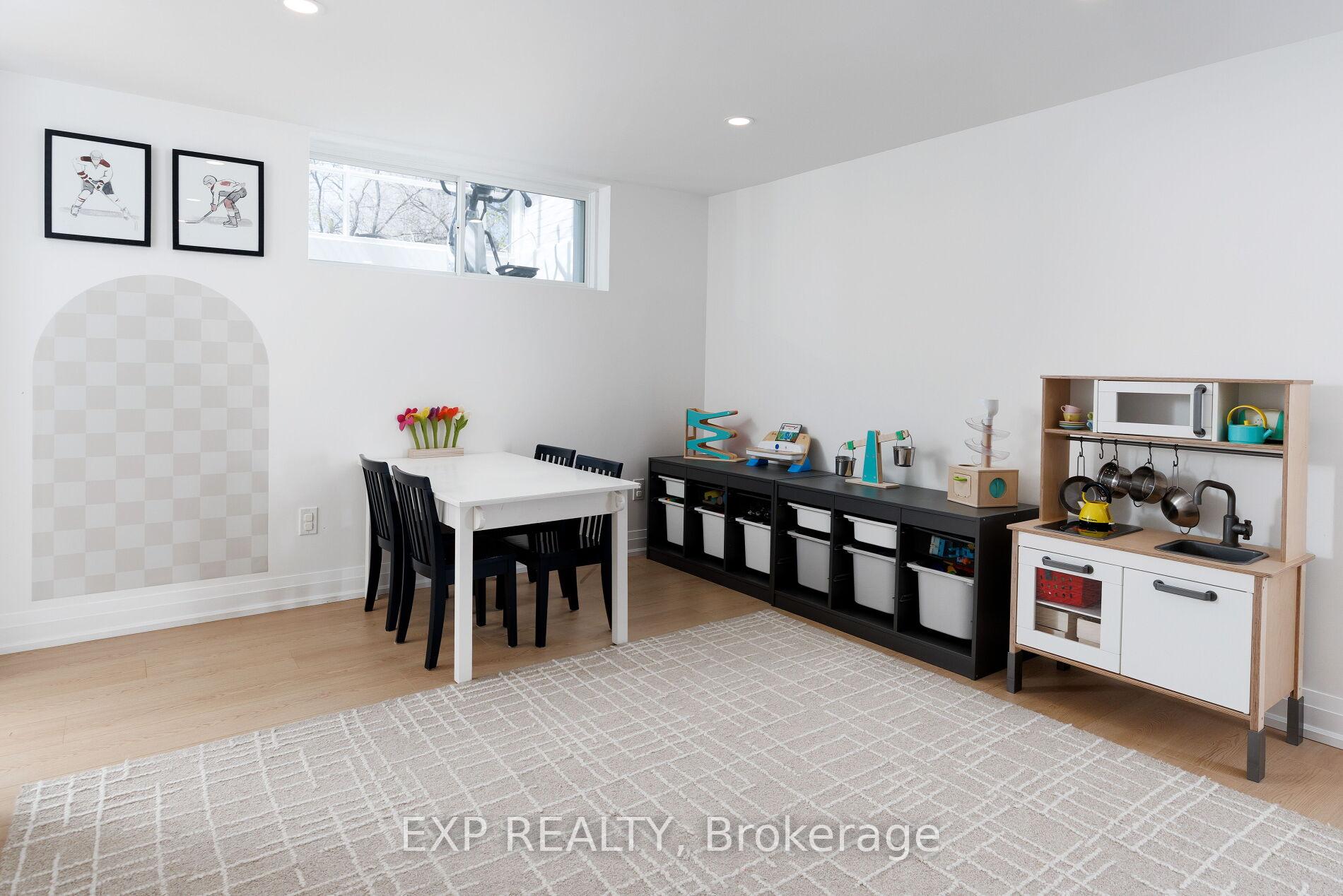Photo 26 of 1761 Coram Crescent, Mississauga, Applewood — HOMEH