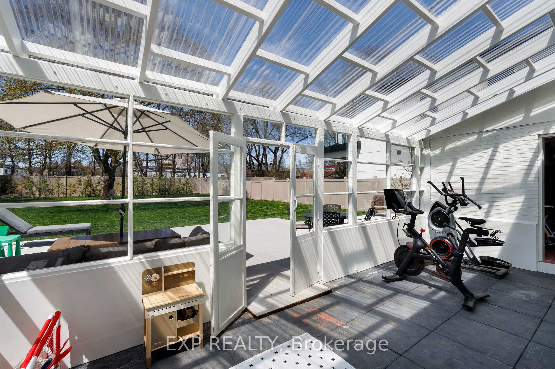 Photo 38 of 1761 Coram Crescent, Mississauga, Applewood — HOMEH
