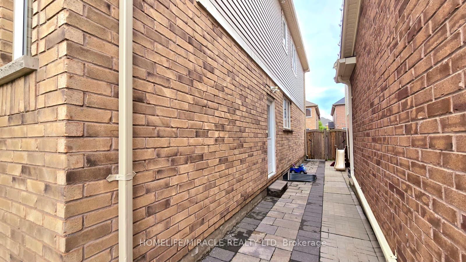 Photo 2 of Unit Lower, 91 Tysonville Circle, Brampton, Northwest Brampton — HOMEH