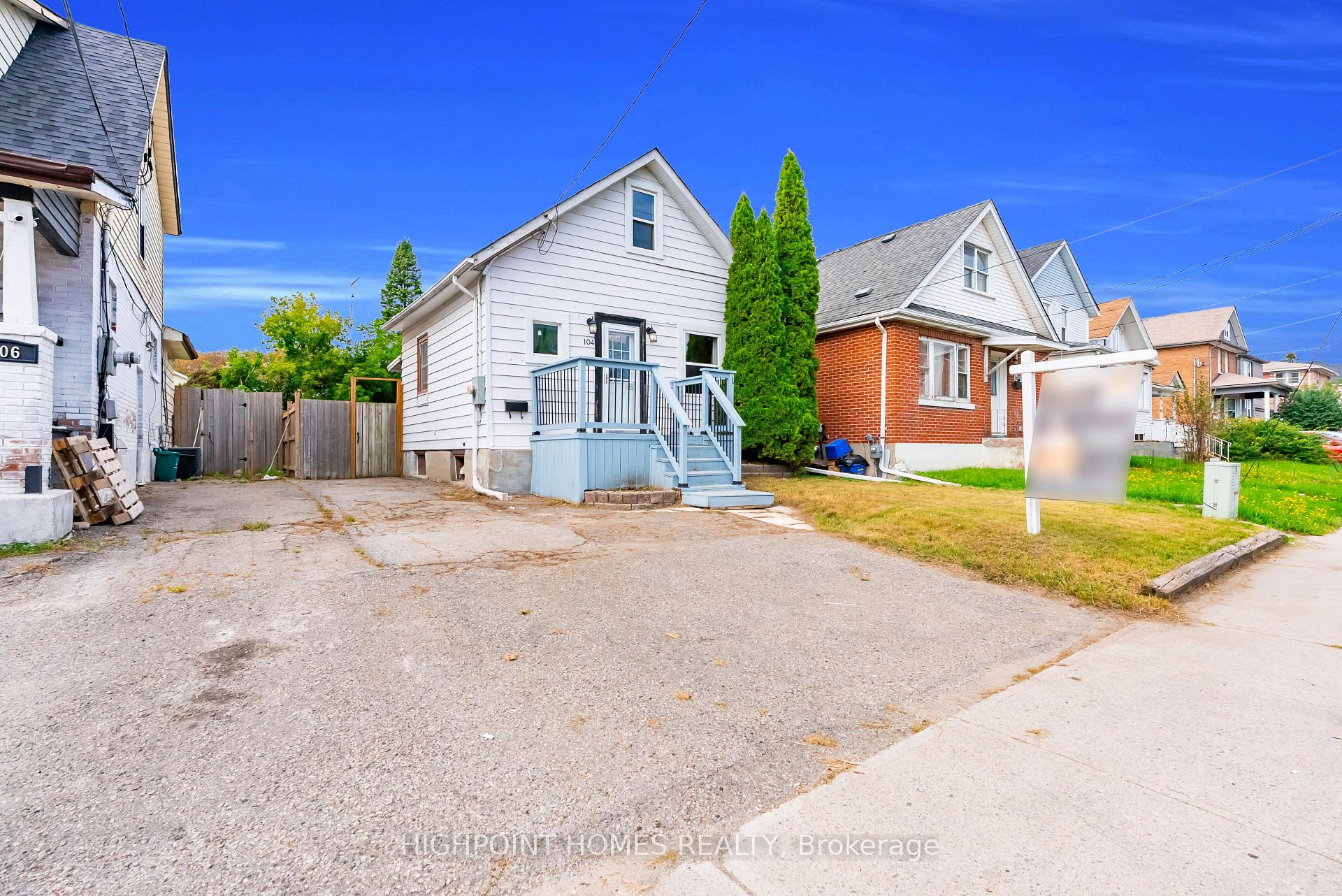 Photo 2 of 104 Park Road S, Oshawa, Vanier — HOMEH