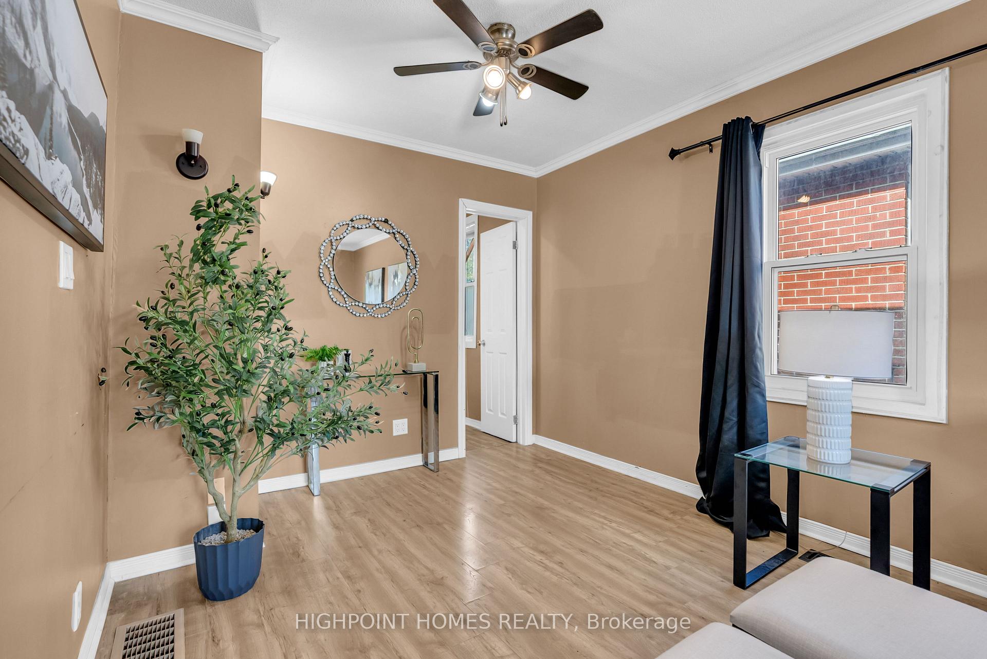 Photo 11 of 104 Park Road S, Oshawa, Vanier — HOMEH