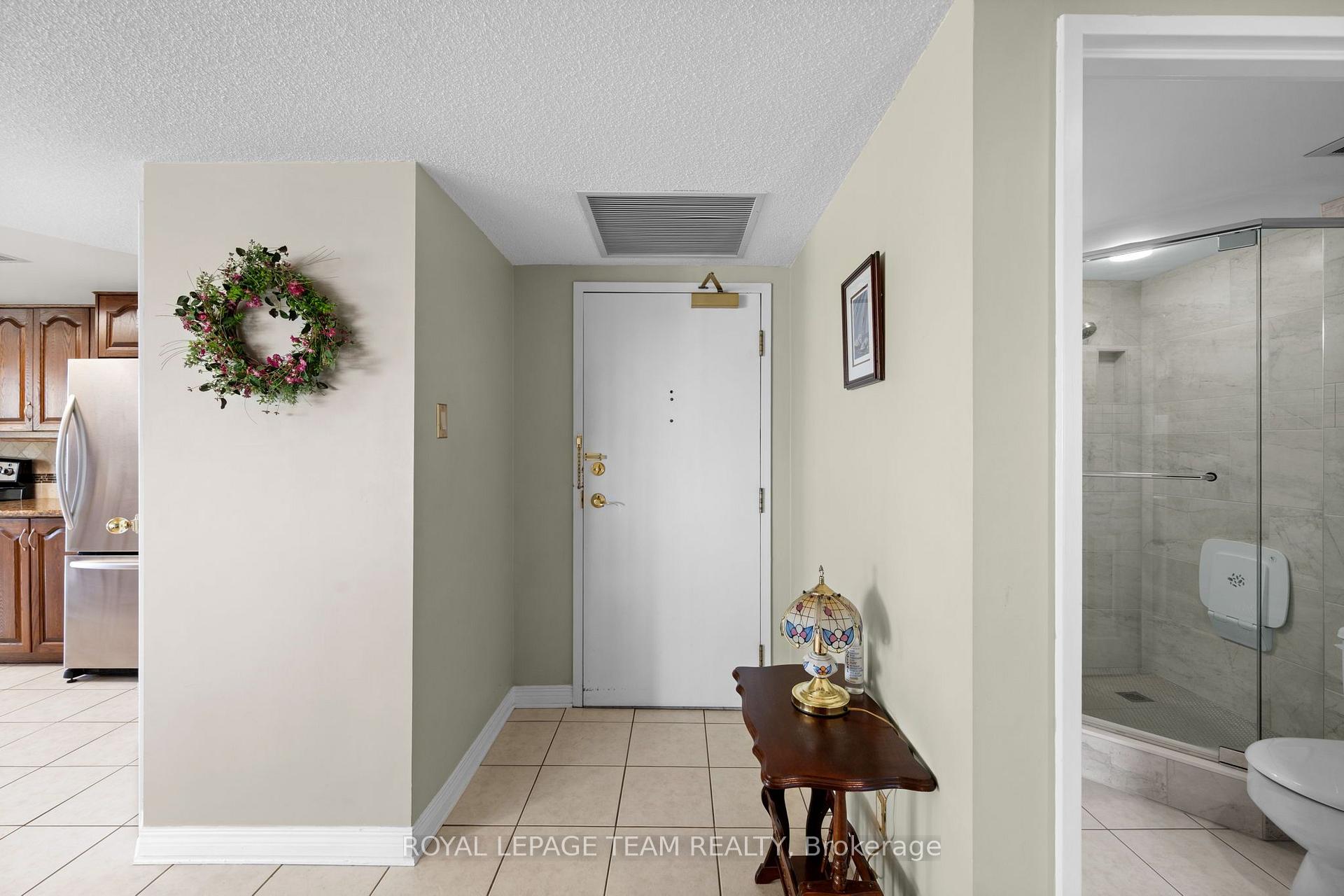Photo 5 of Unit 406, 100 Grant Carman Drive, Ottawa, Borden Farm/Stewart Farm/Carleton Heights/Parkwood Hills — HOMEH
