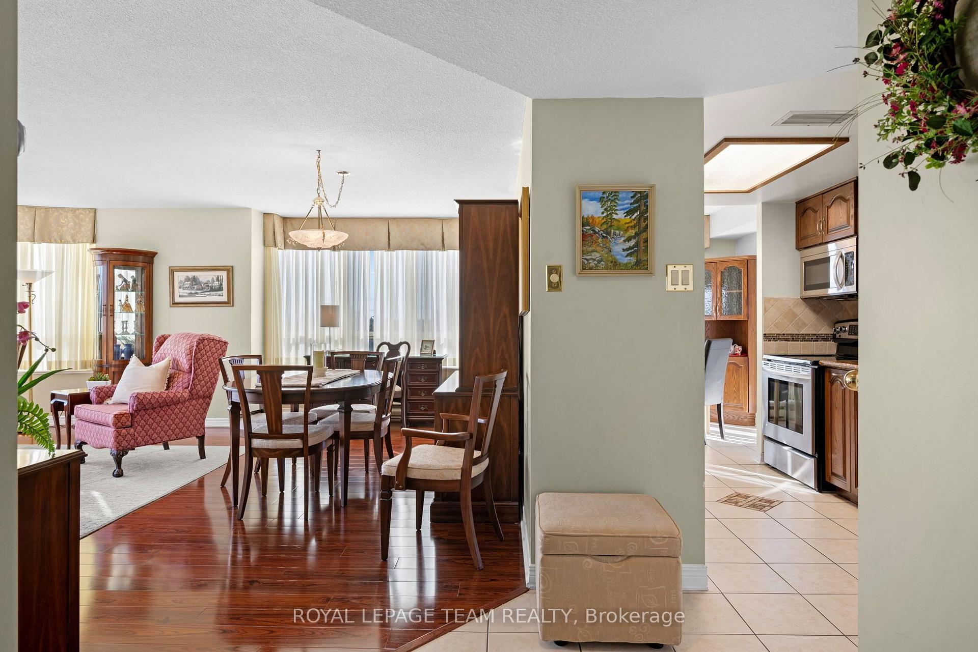 Photo 6 of Unit 406, 100 Grant Carman Drive, Ottawa, Borden Farm/Stewart Farm/Carleton Heights/Parkwood Hills — HOMEH