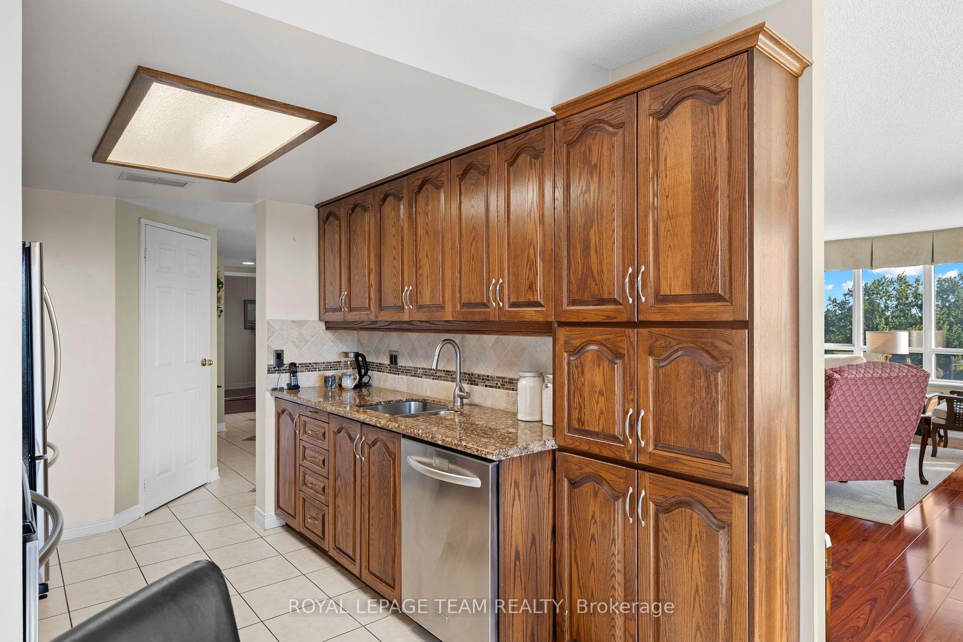 Photo 18 of Unit 406, 100 Grant Carman Drive, Ottawa, Borden Farm/Stewart Farm/Carleton Heights/Parkwood Hills — HOMEH