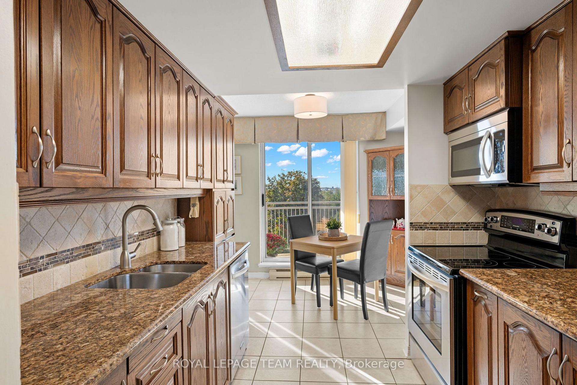 Photo 19 of Unit 406, 100 Grant Carman Drive, Ottawa, Borden Farm/Stewart Farm/Carleton Heights/Parkwood Hills — HOMEH