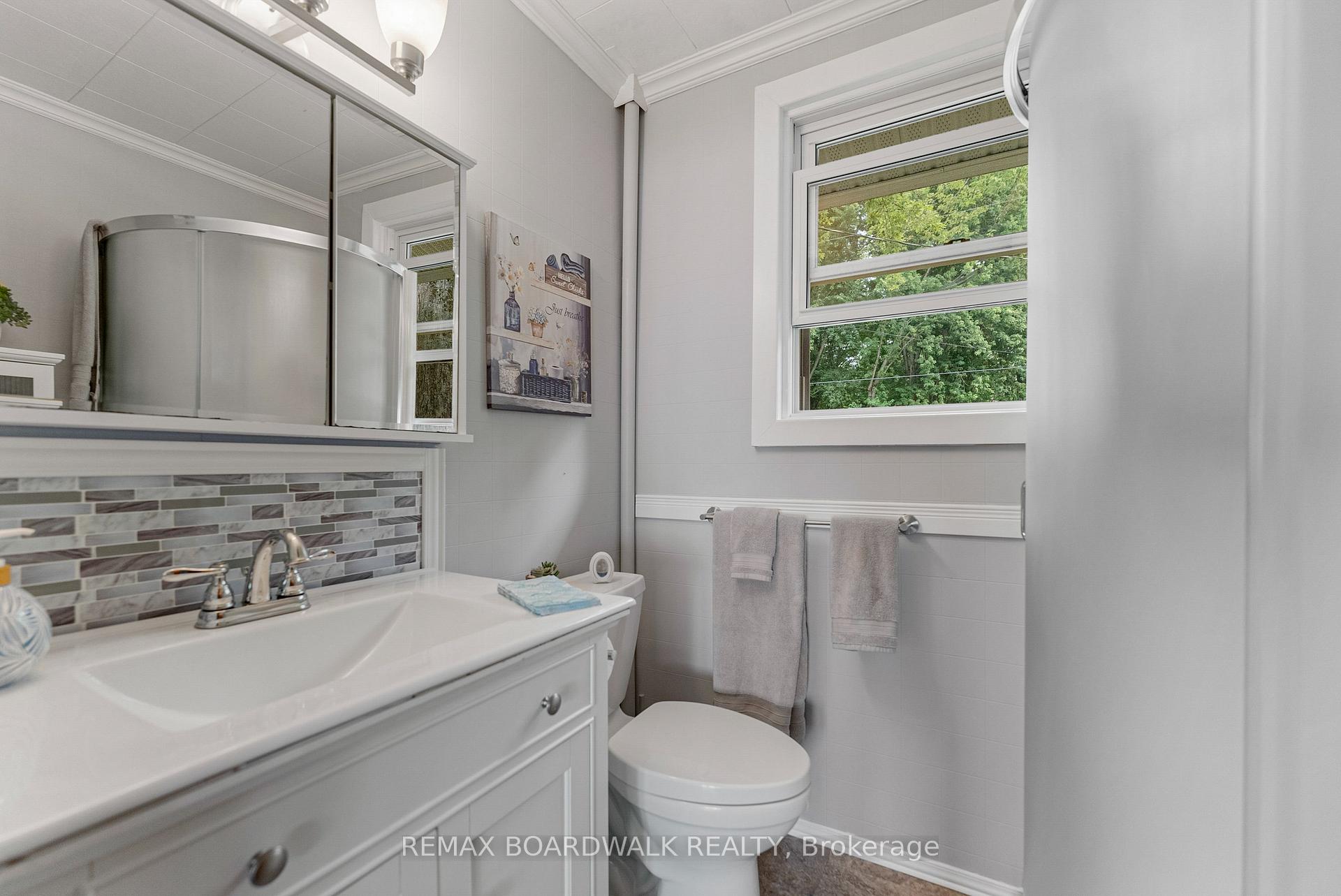 Photo 16 of 391 Leavoy Lane, Horton, Horton Twp — HOMEH