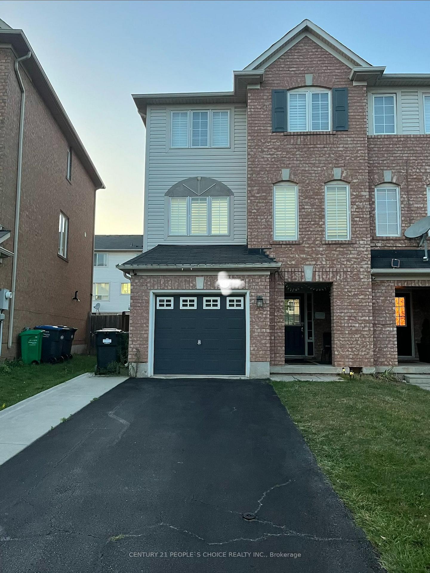 Photo 1 of 117 Decker Hollow Circle, Brampton, Credit Valley — HOMEH